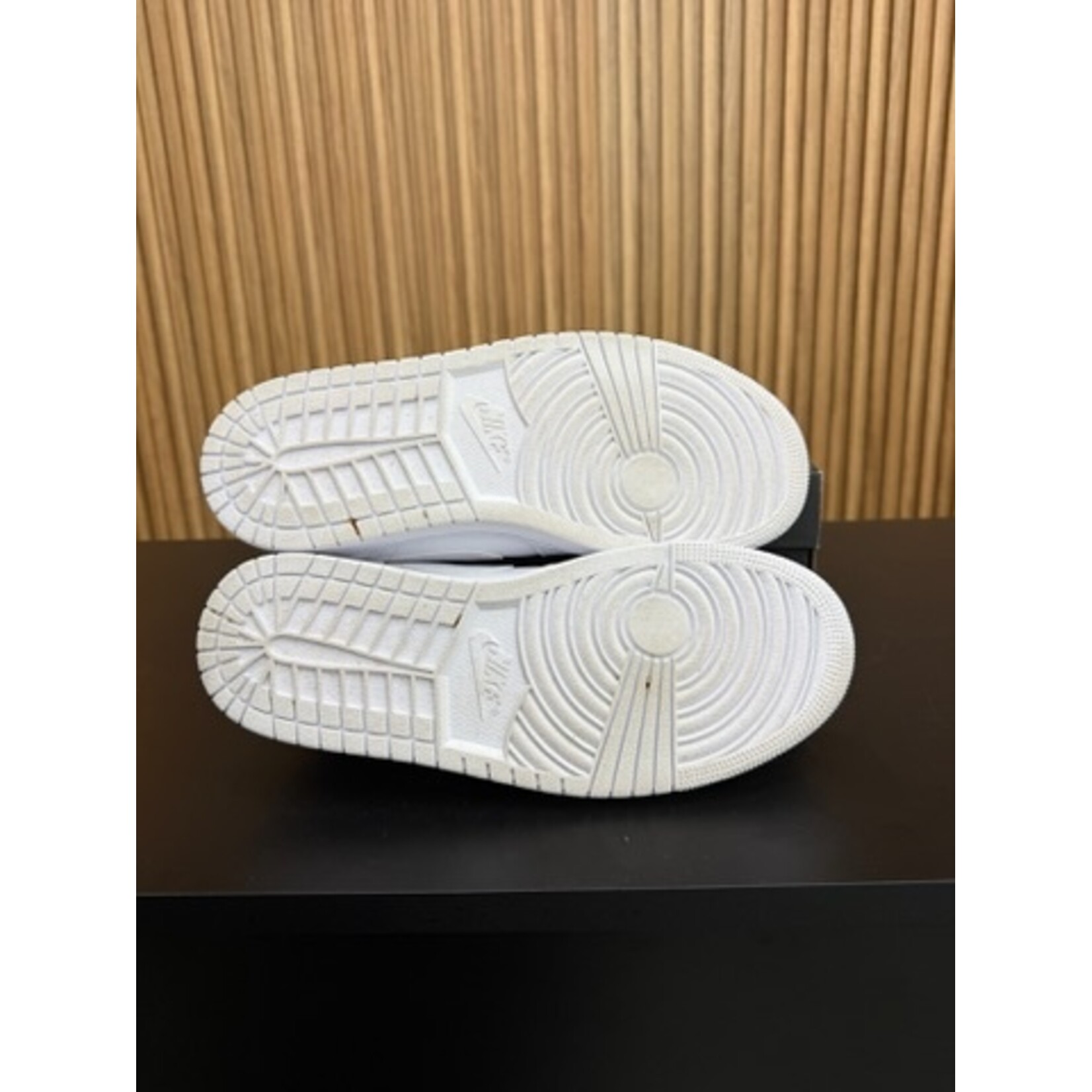Jordan Jordan 1 Low Triple White Size 8.5, PREOWNED