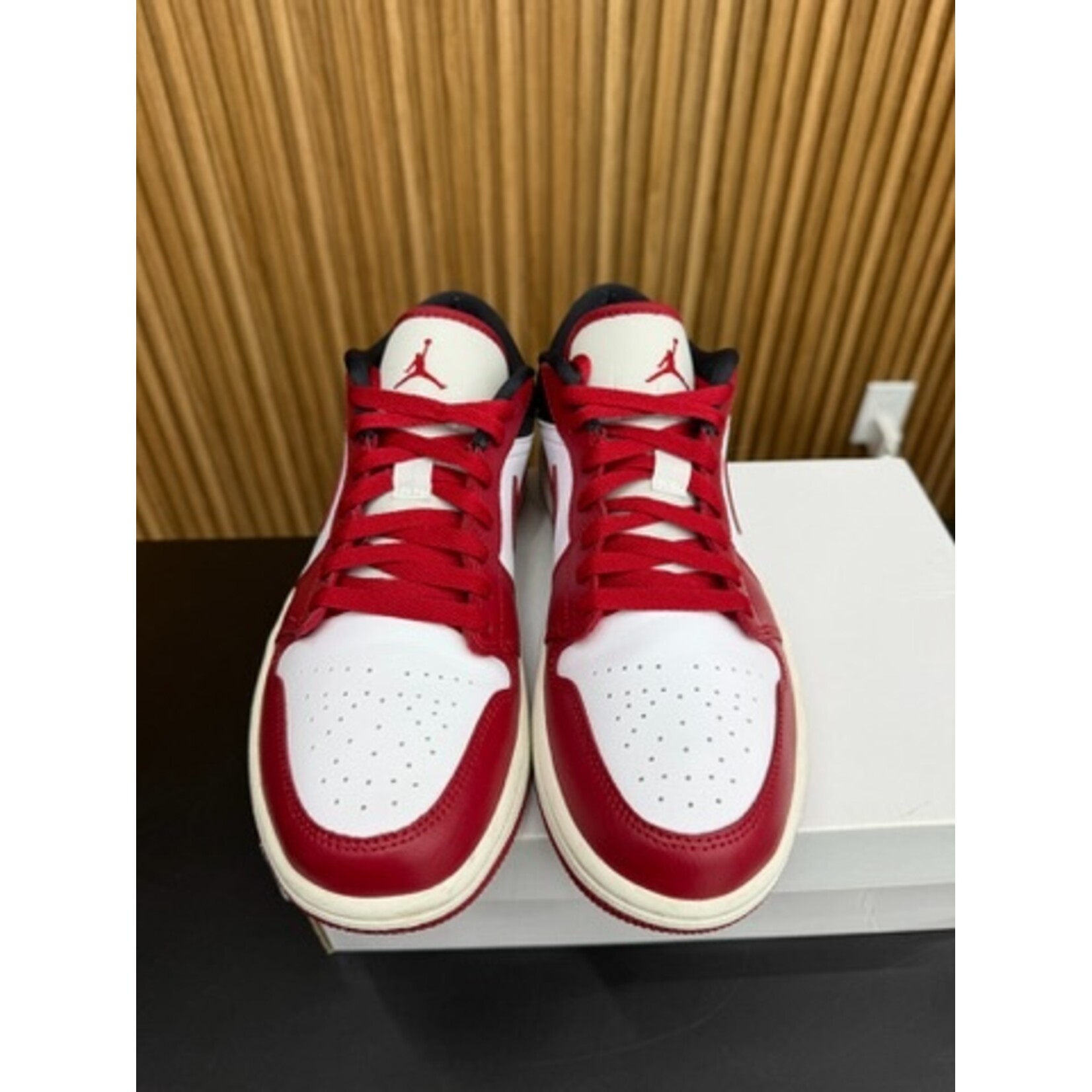 Jordan Jordan 1 Low Reverse Black Toe (Women's) Size 9.5W, PREOWNED