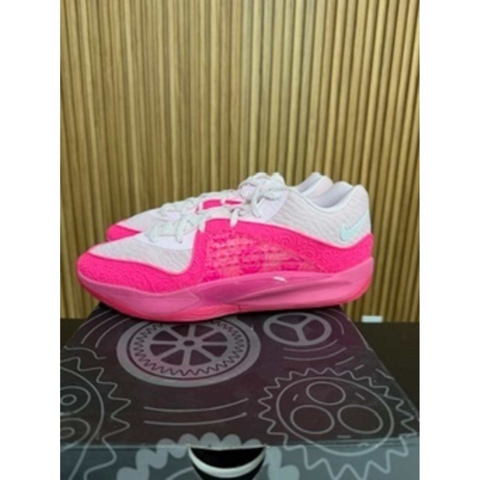 Nike Nike KD 16 NRG Aunt Pearl Size 11.5, PREOWNED*