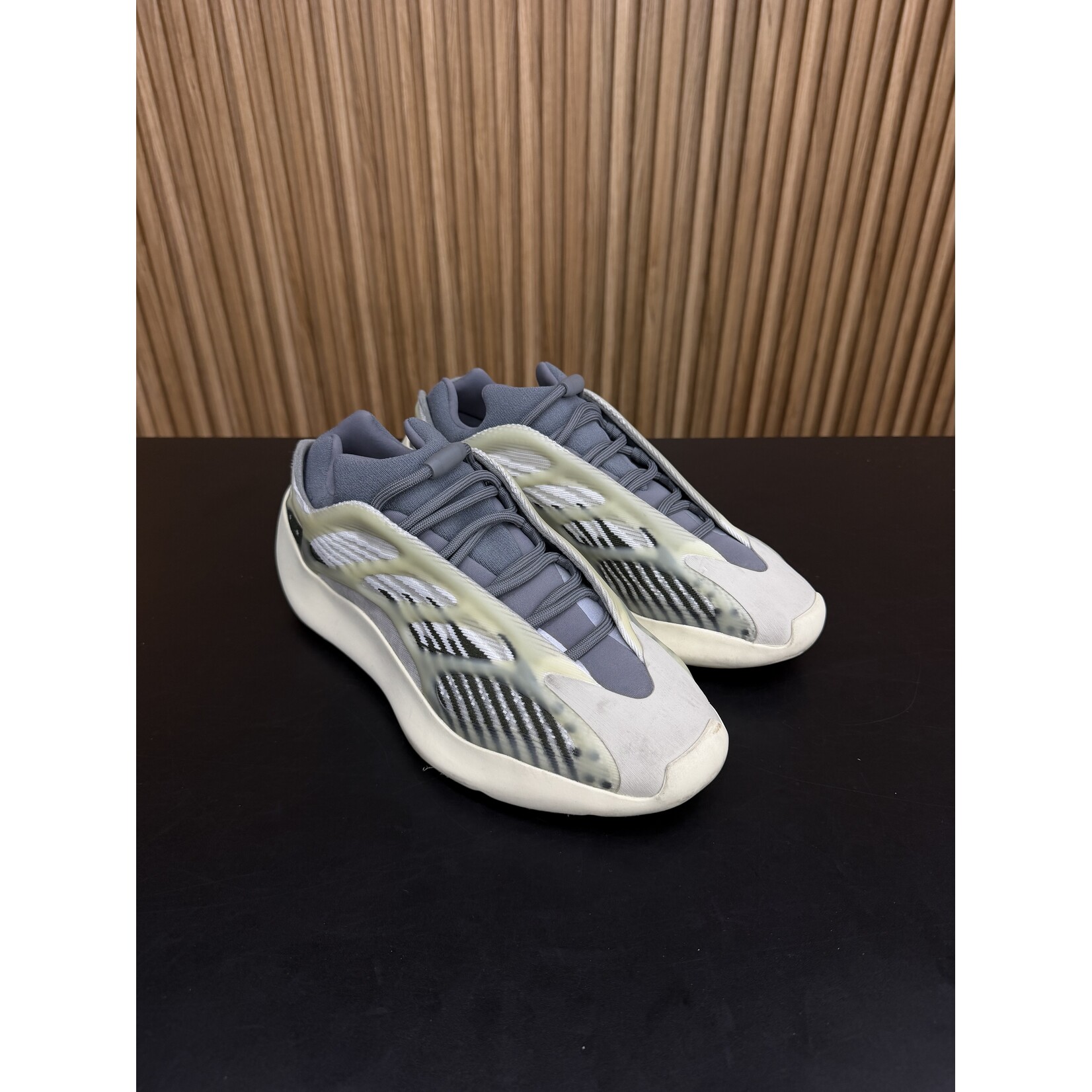 Adidas adidas Yeezy 700 V3 Fade Salt Size 9, PREOWNED NO BOX