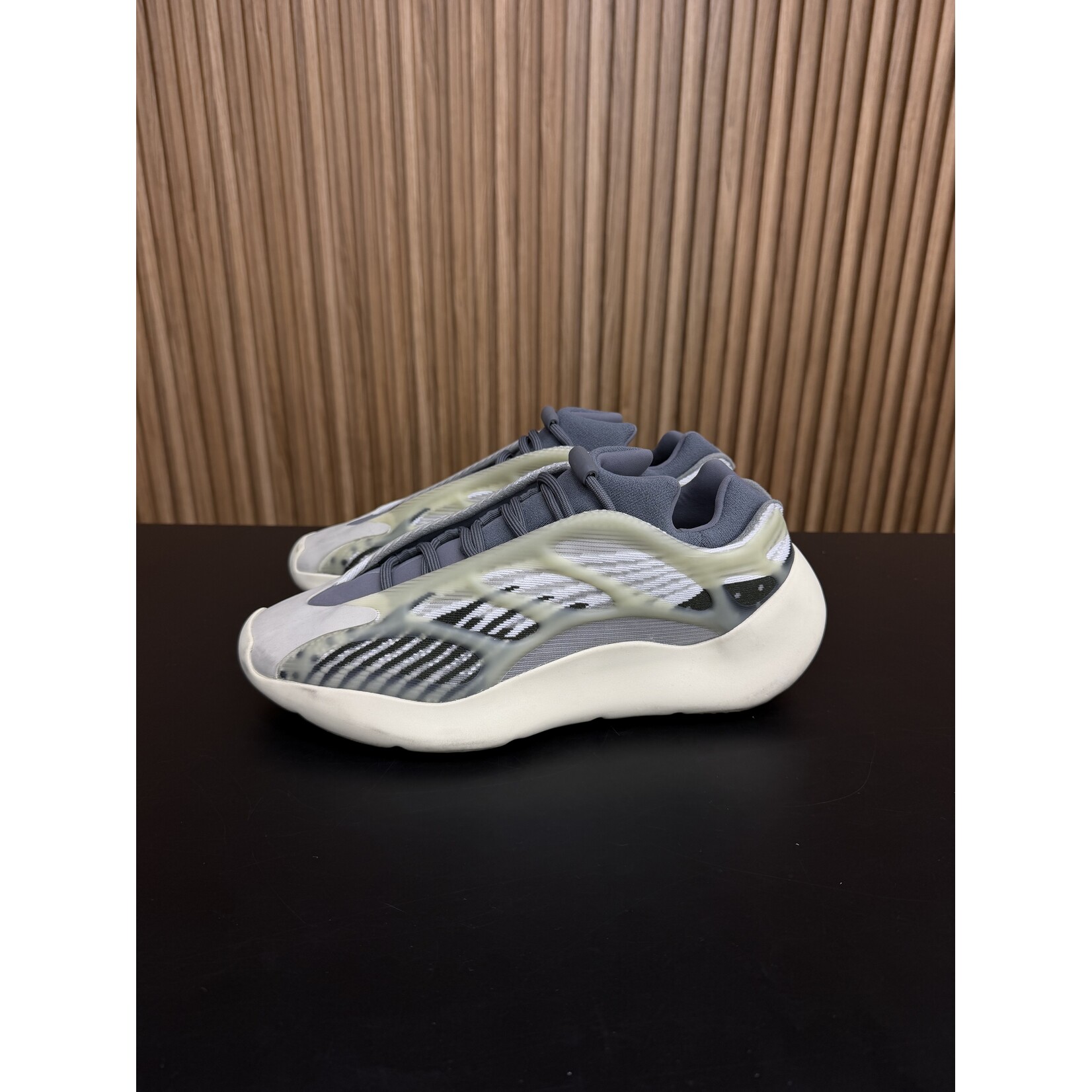 Adidas adidas Yeezy 700 V3 Fade Salt Size 9, PREOWNED NO BOX