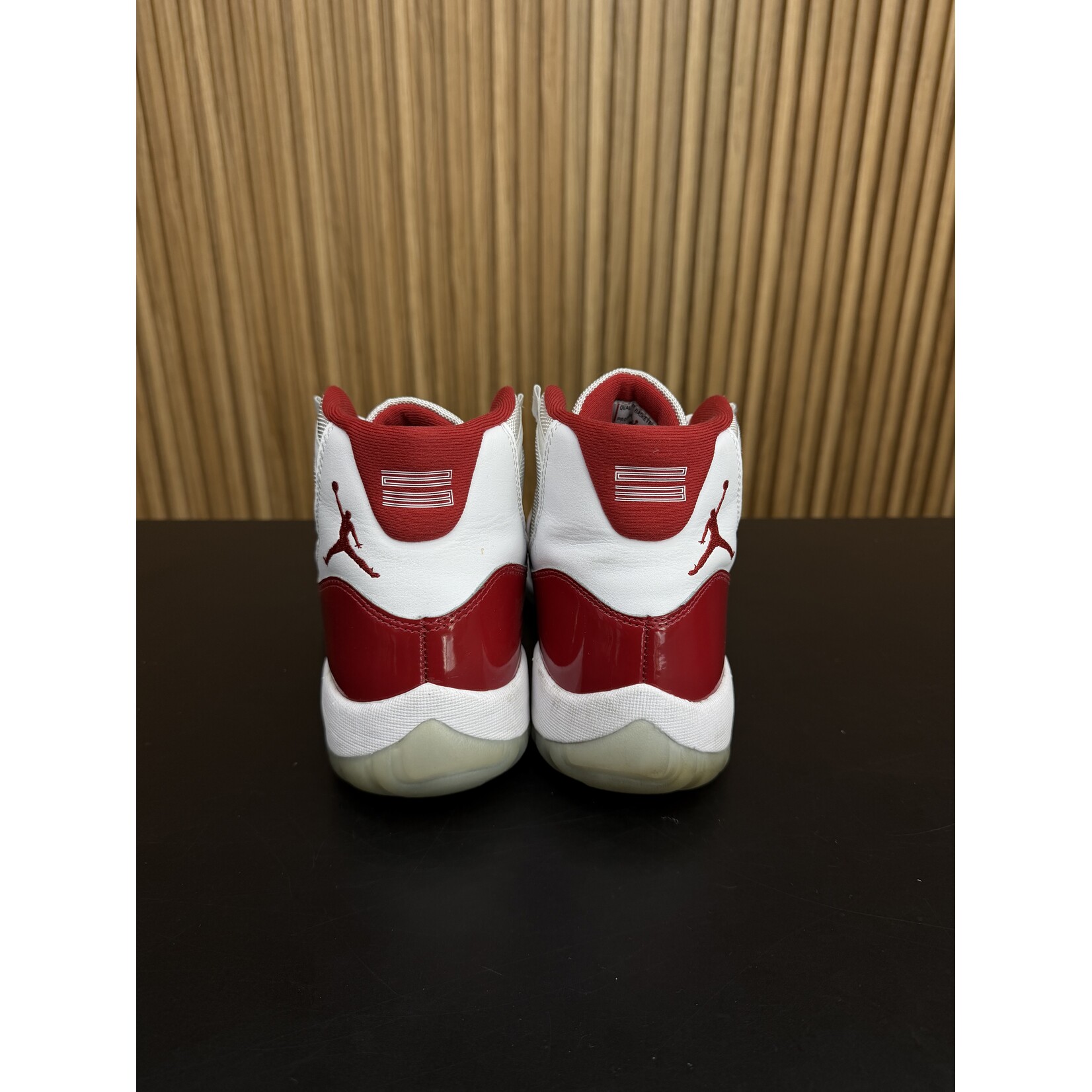 Jordan Jordan 11 Retro Cherry (2022) Size 9, PREOWNED NO BOX*
