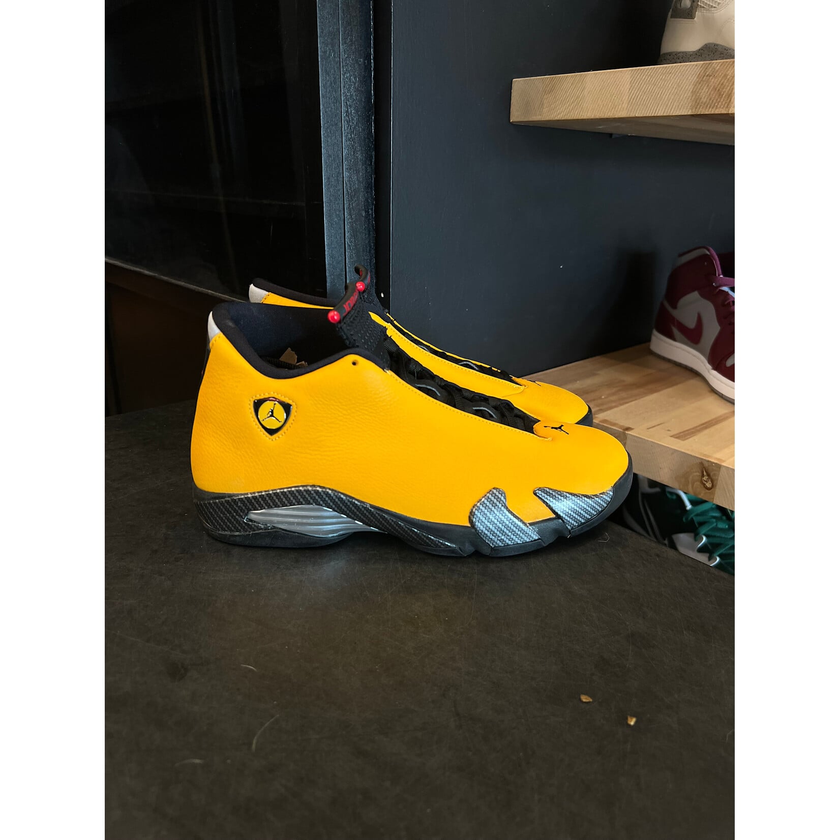Jordan Jordan 14 Retro University Gold Size 10, PREOWNED NO BOX*