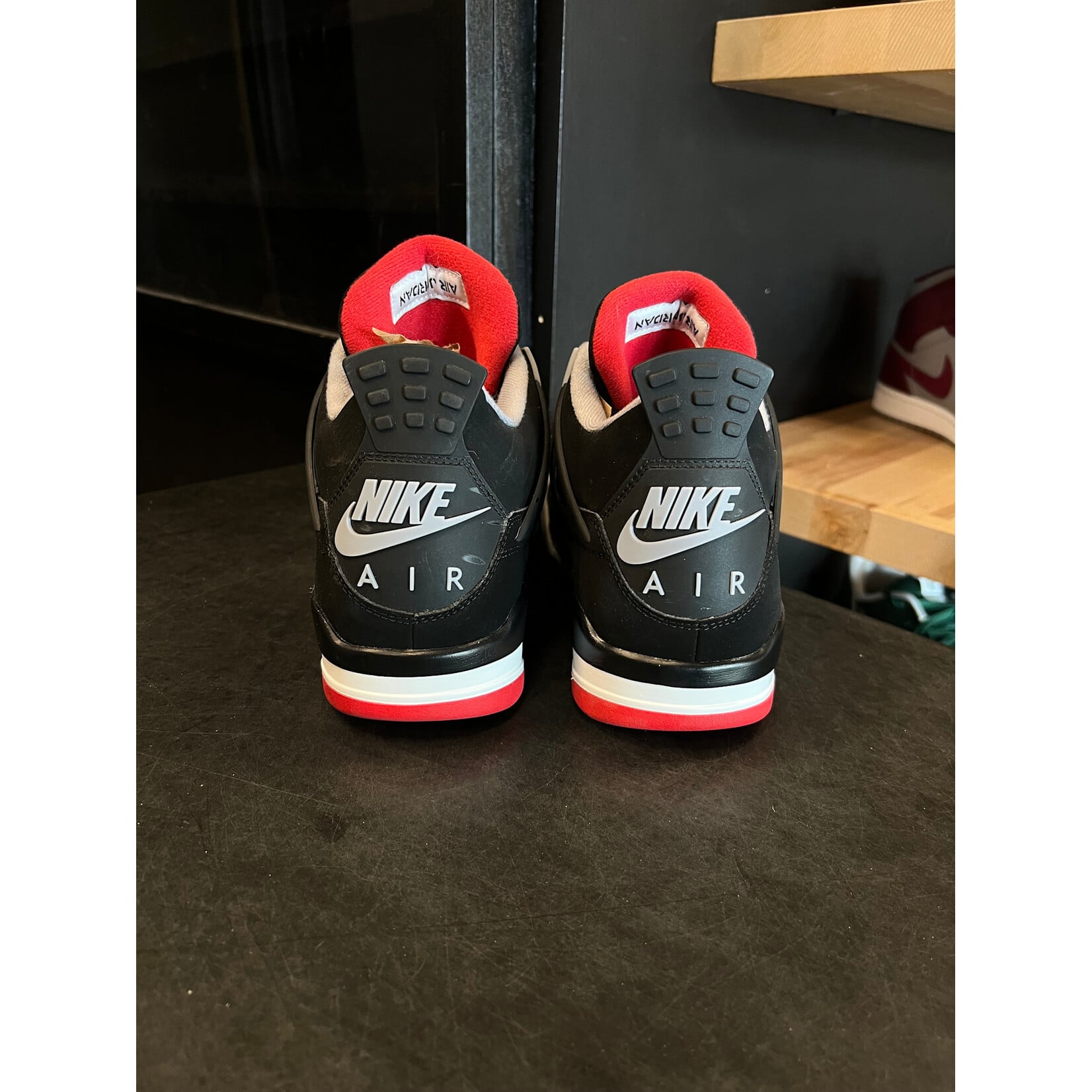 Jordan Jordan 4 Retro Bred (2019) Size 10, PREOWNED NO BOX*
