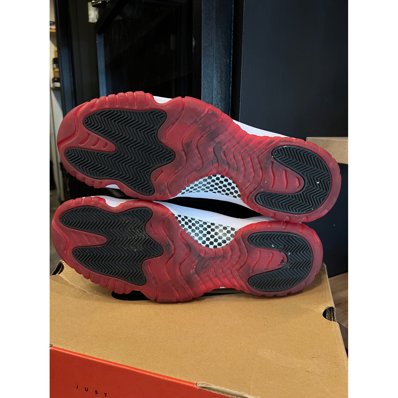 Jordan Jordan 11 Retro Playoffs Bred (2019) Size 14, PREOWNED*