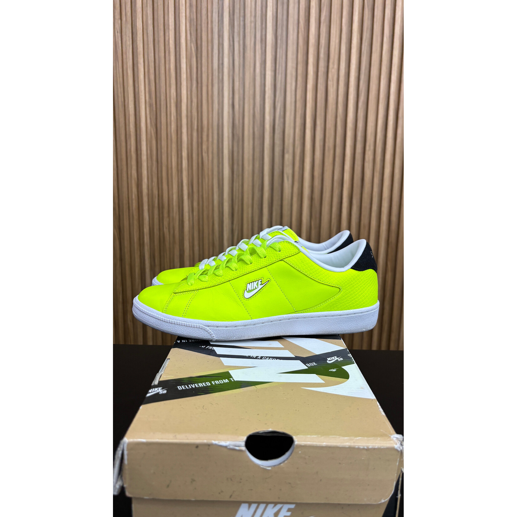 Nike Nike SB Tennis Classic Supreme Volt Size 8.5, PREOWNED