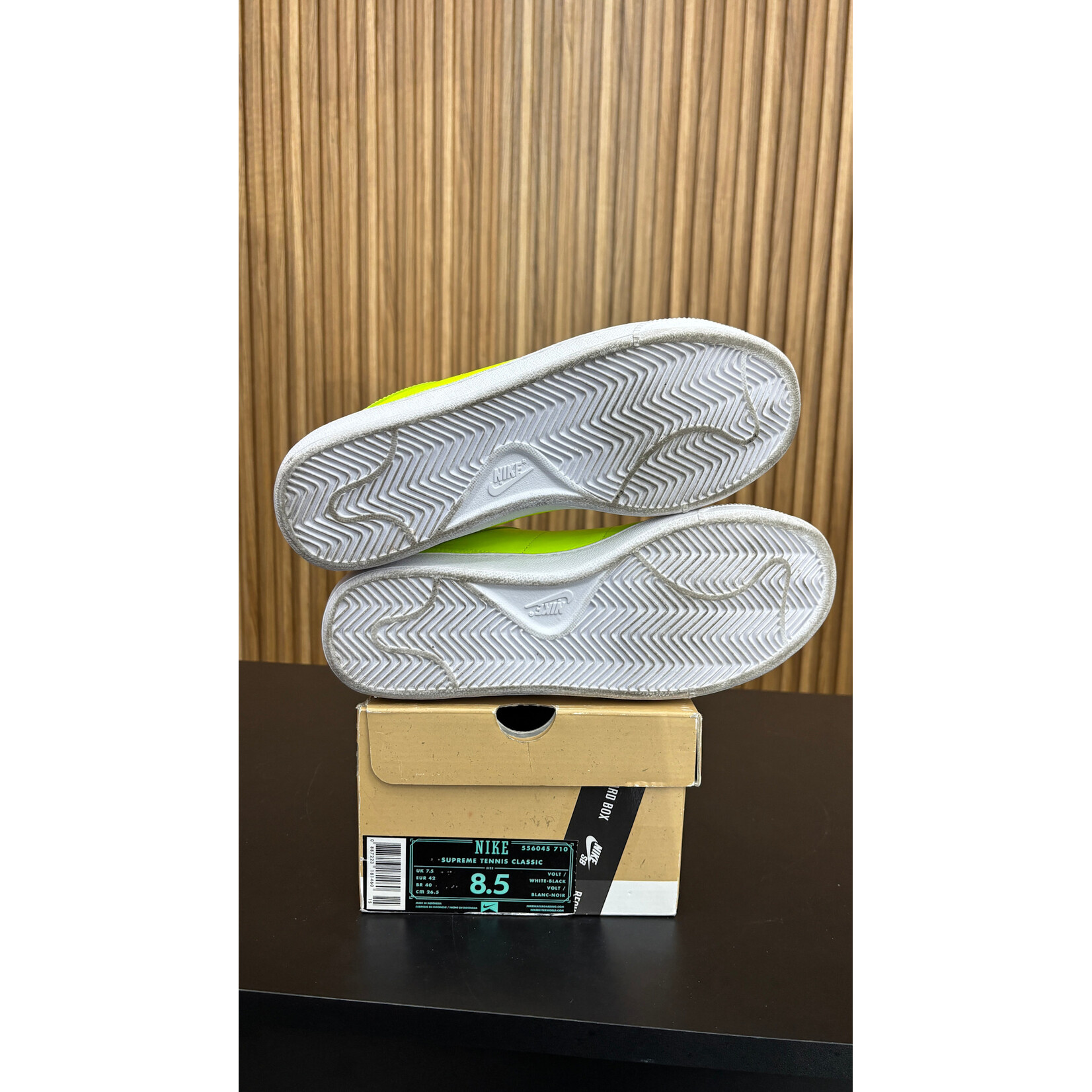 Nike Nike SB Tennis Classic Supreme Volt Size 8.5, PREOWNED