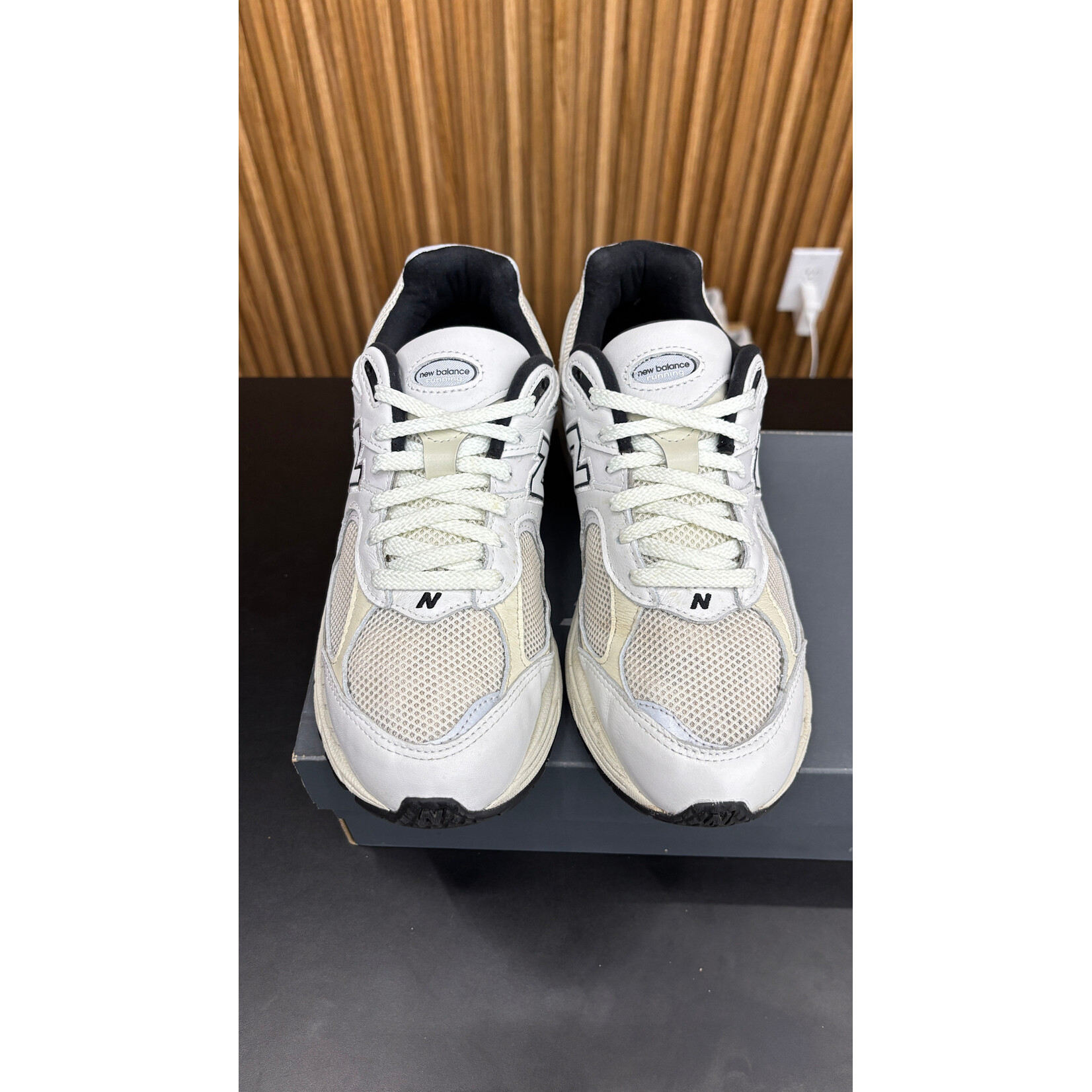 New New Balance 2002R Atlas Lemon Haze Size 8.5, PREOWNED