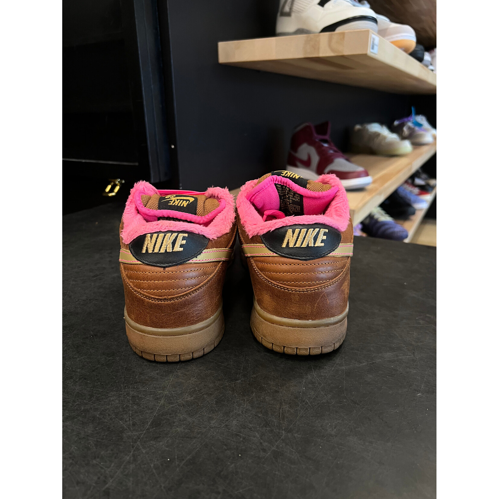 Nike Nike SB Dunk Low Gibson Guitar Case Size 11.5, PREOWNED NO BOX