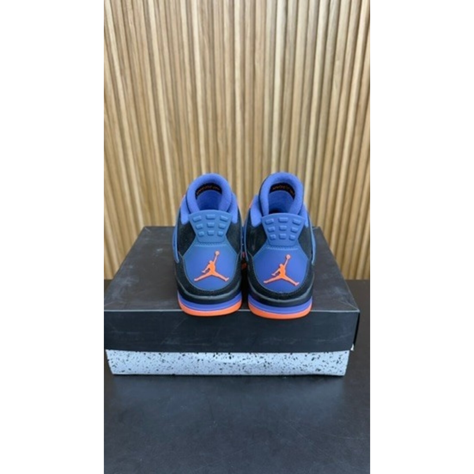 Jordan Jordan 4 Retro Cavs Size 9, PREOWNED