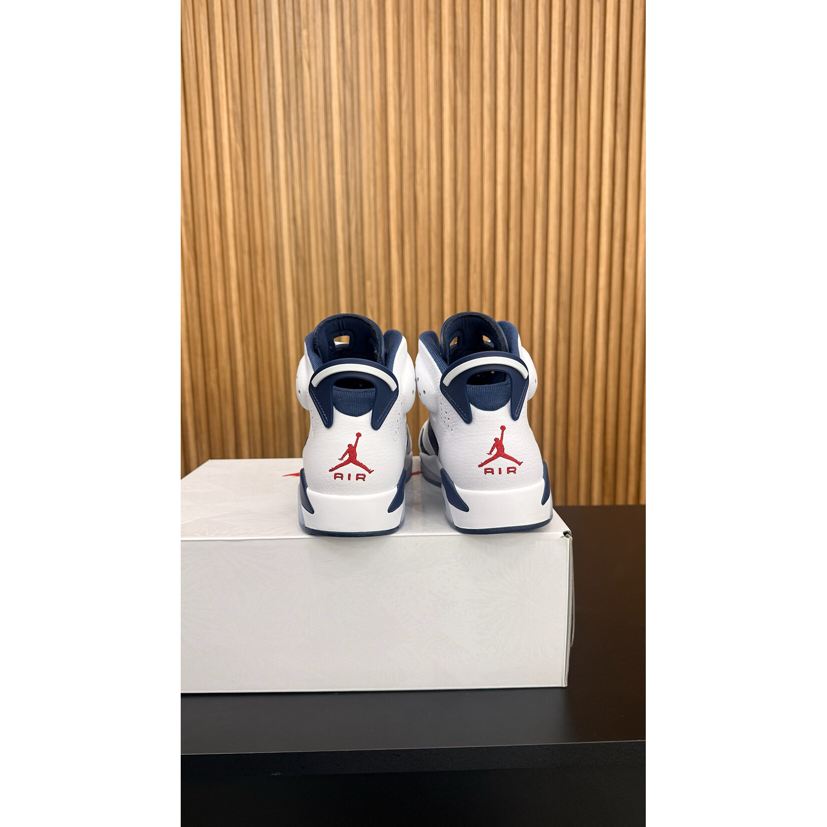 Jordan Jordan 6 Retro Olympic (2024) Size 8.5, PREOWNED*