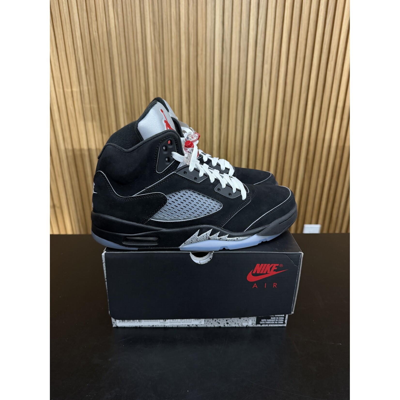 Jordan Jordan 5 Retro OG Black Metallic Reimagined Size 9.5, PREOWNED