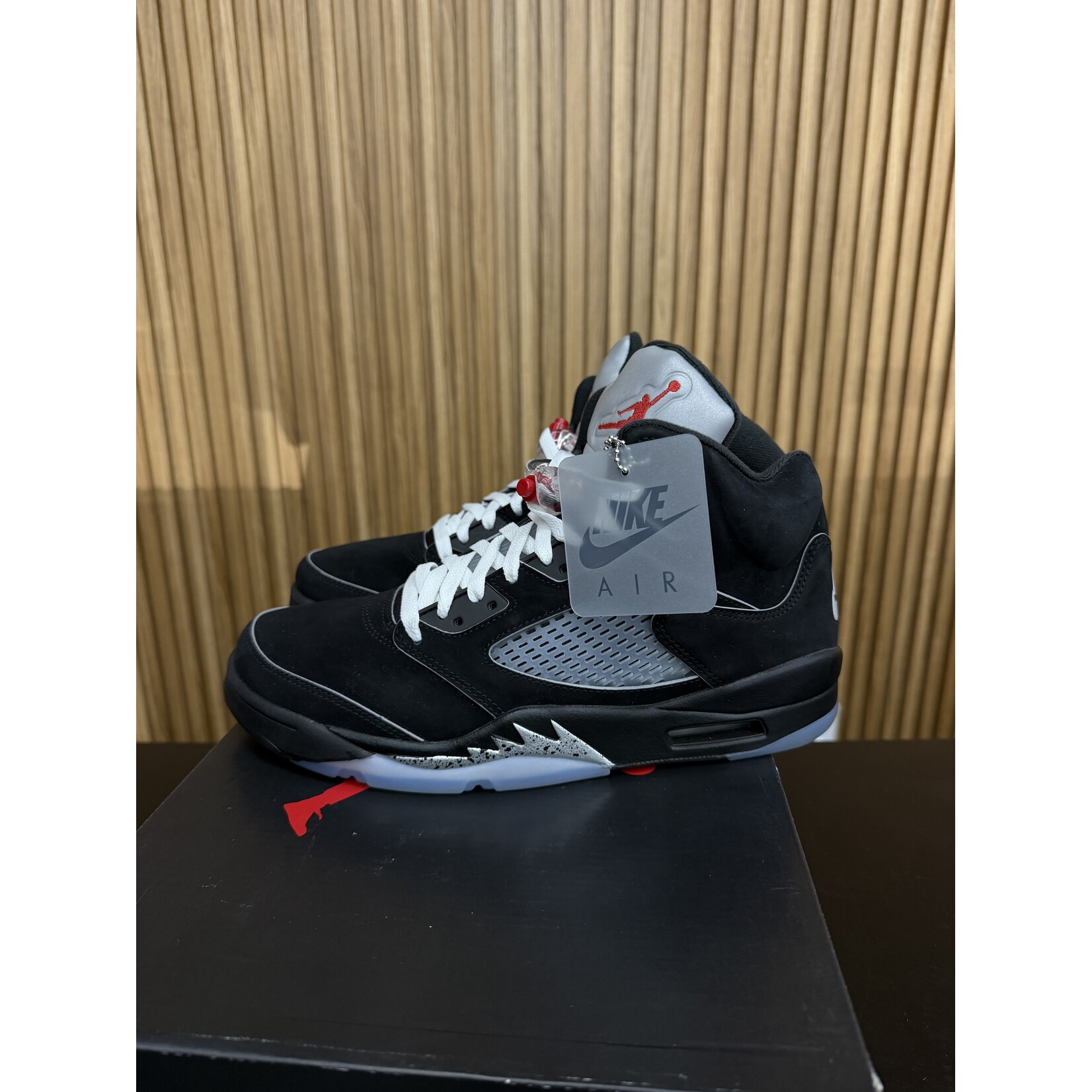 Jordan Jordan 5 Retro OG Black Metallic Reimagined Size 9.5, PREOWNED