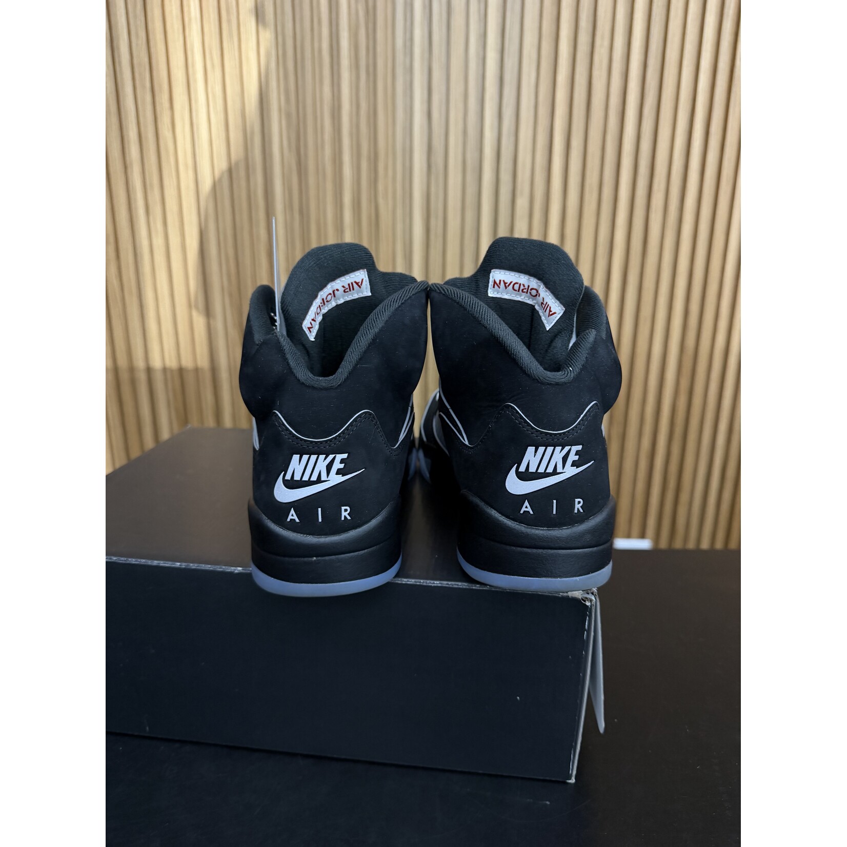 Jordan Jordan 5 Retro OG Black Metallic Reimagined Size 9.5, PREOWNED