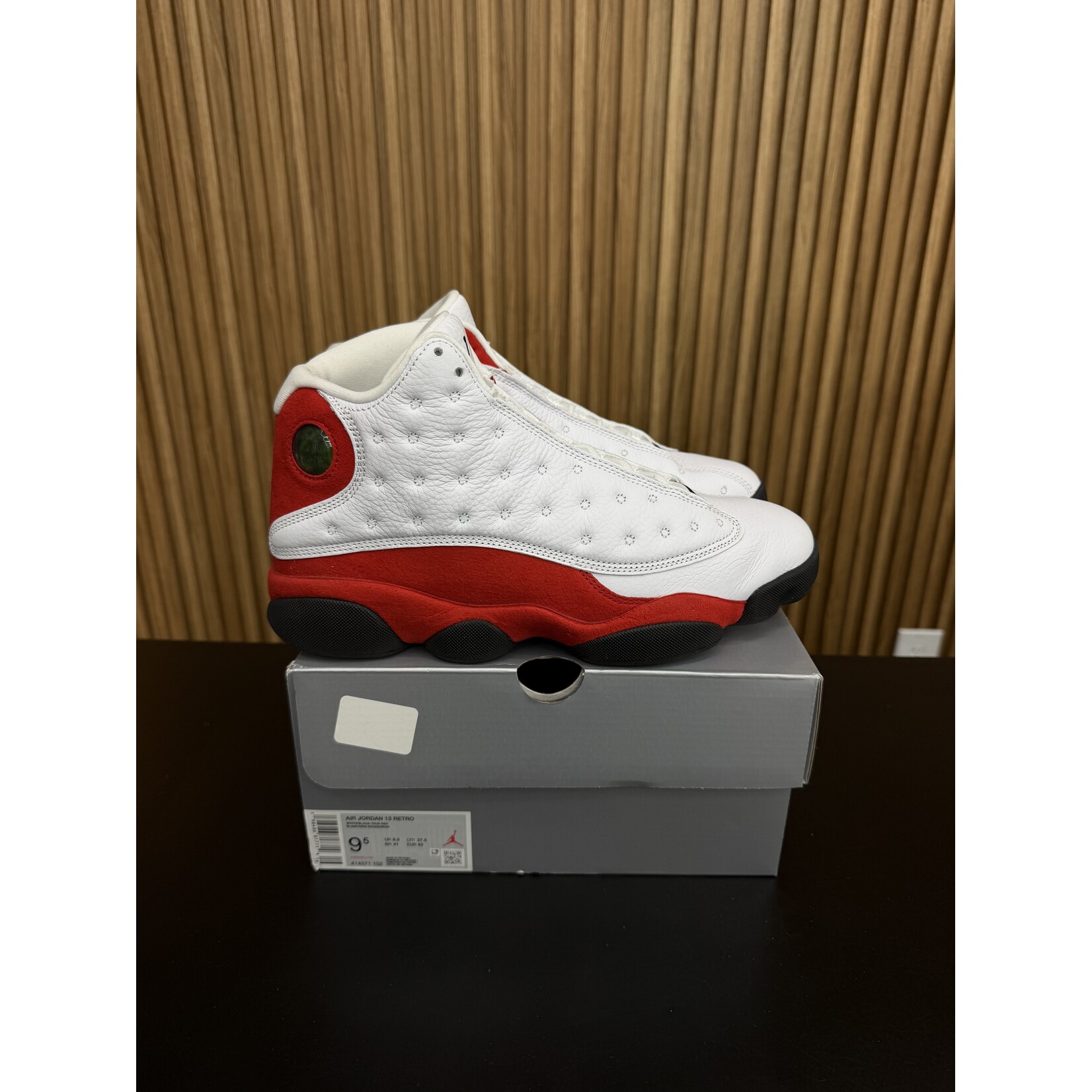 Jordan Jordan 13 Retro OG Chicago (2026) Size 9.5, PREOWNED