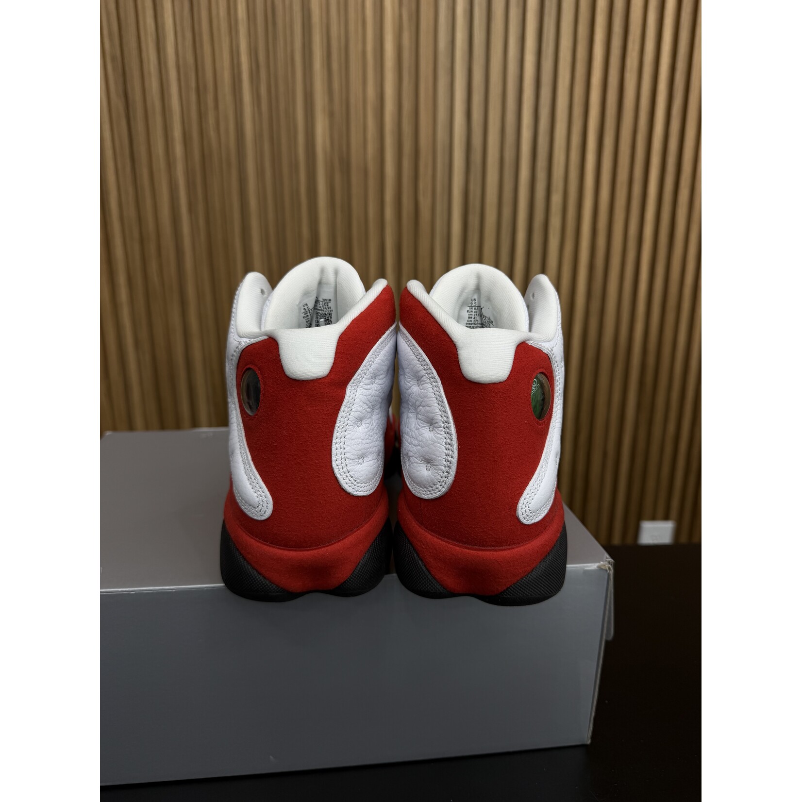 Jordan Jordan 13 Retro OG Chicago (2026) Size 9.5, PREOWNED