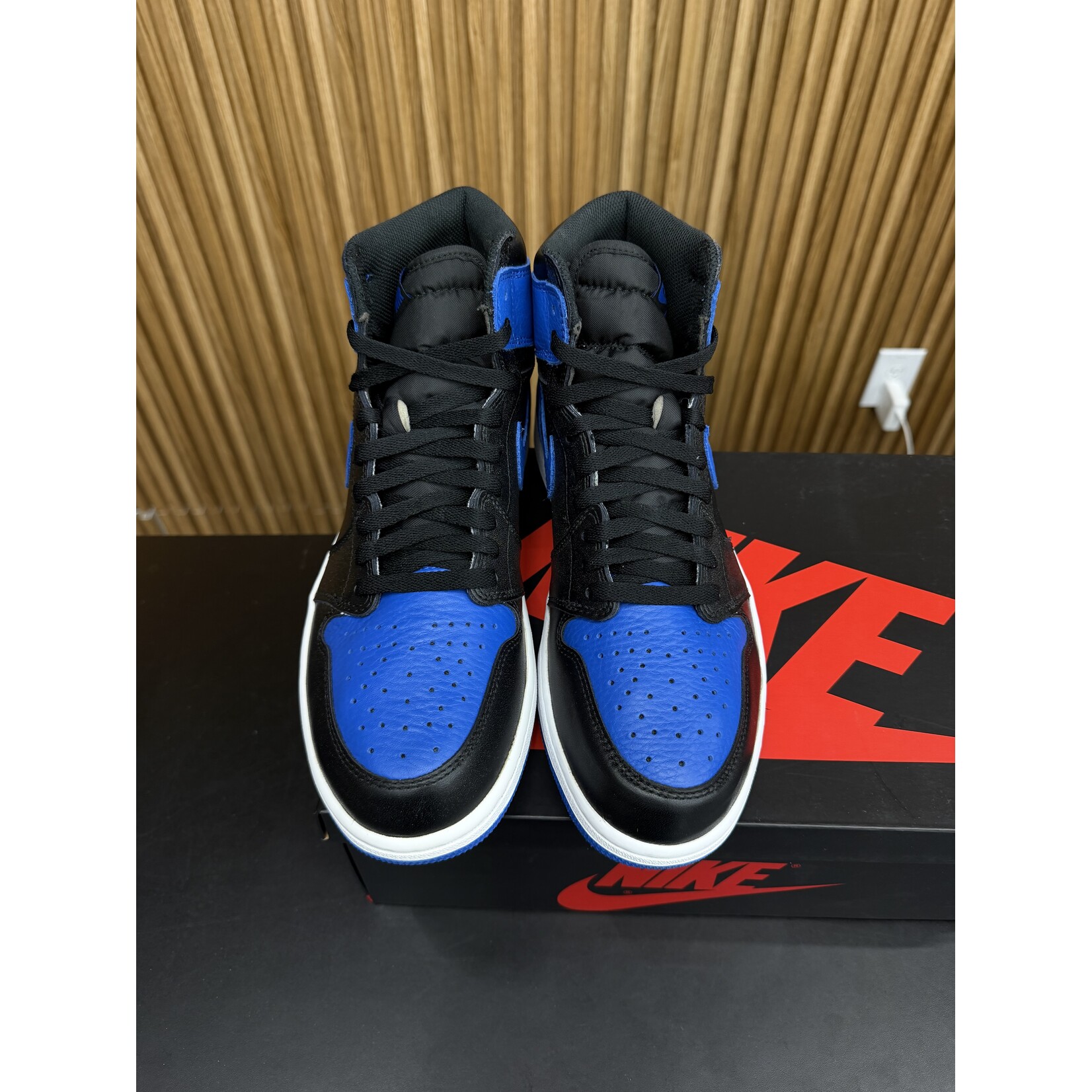 Jordan Jordan 1 Retro Royal (2017) Size 11.5, PREOWNED PASS AS DS TRIED ON