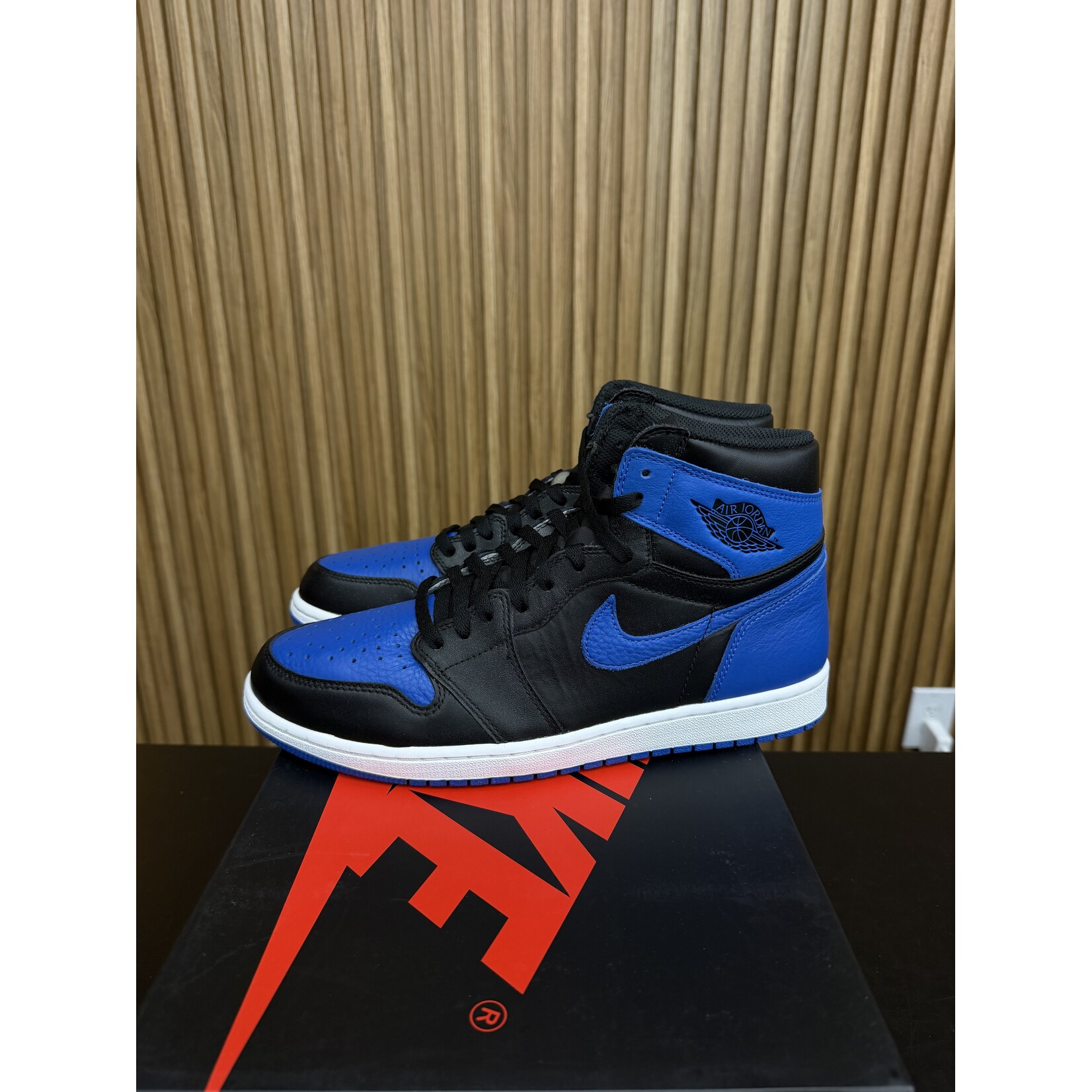 Jordan Jordan 1 Retro Royal (2017) Size 11.5, PREOWNED PASS AS DS TRIED ON