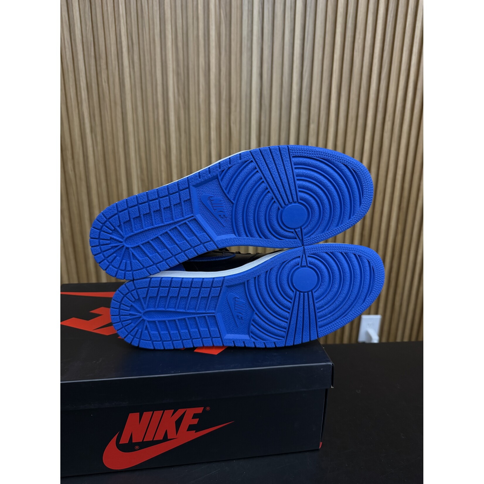 Jordan Jordan 1 Retro Royal (2017) Size 11.5, PREOWNED PASS AS DS TRIED ON