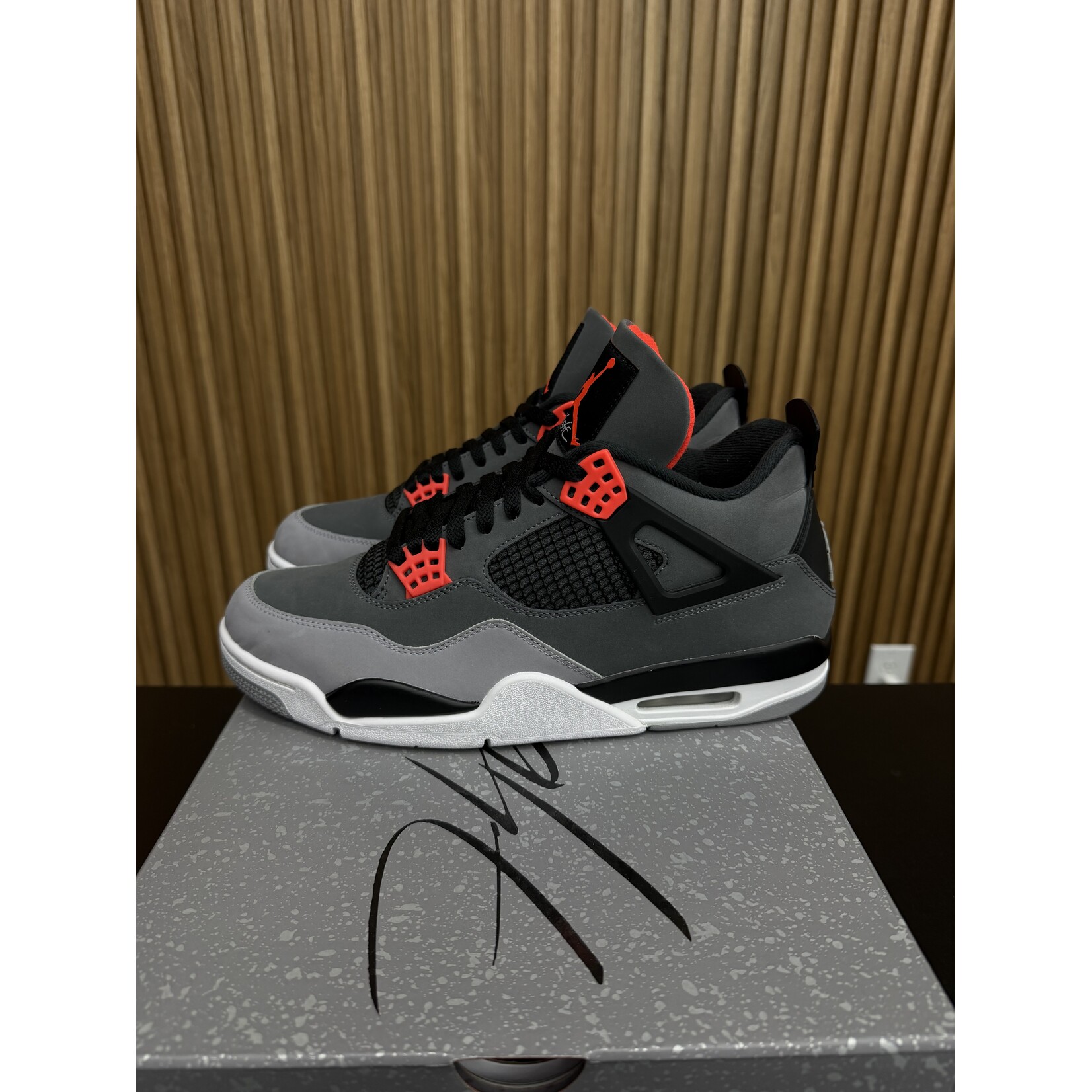 Jordan Jordan 4 Retro Infrared Size 11.5, PREOWNED