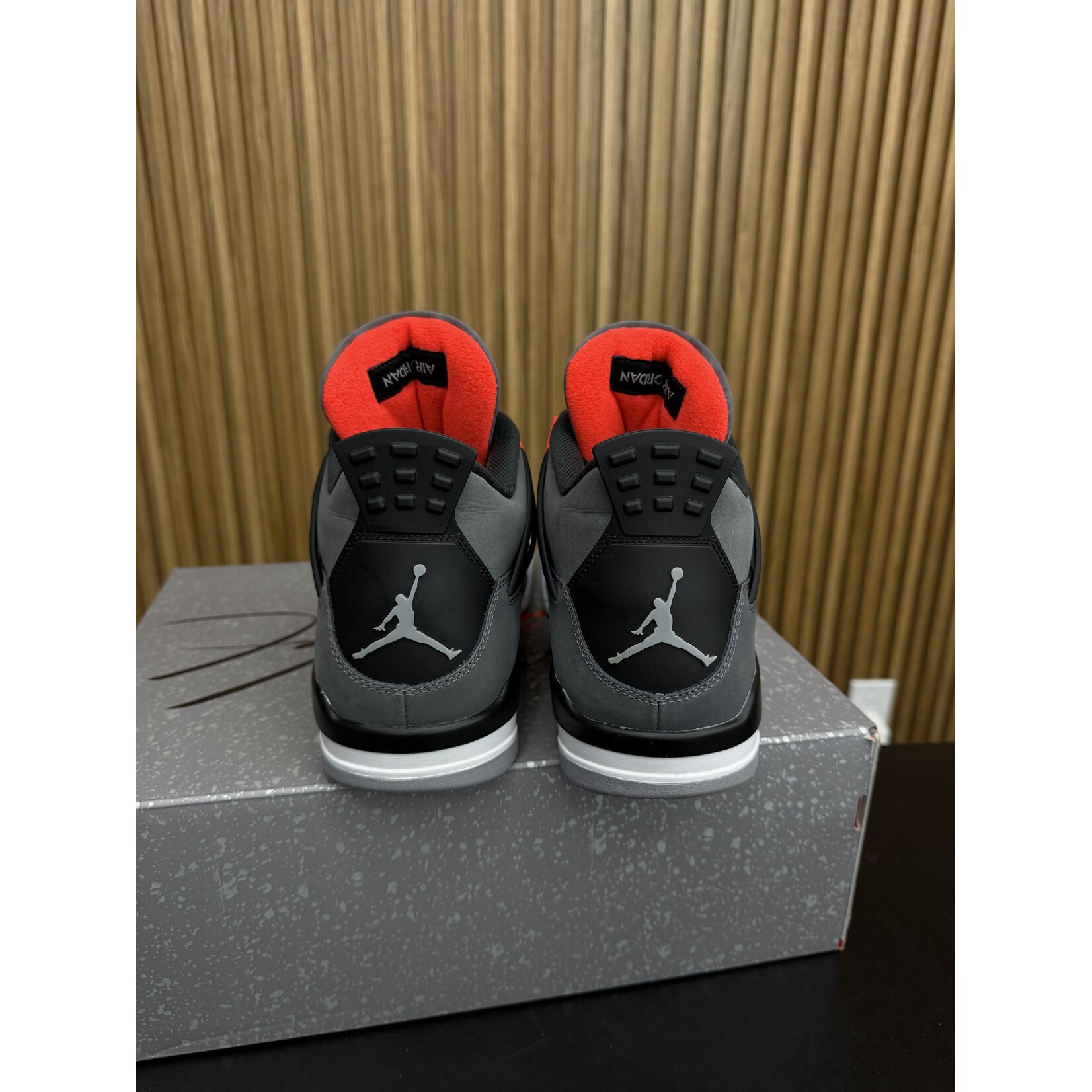 Jordan Jordan 4 Retro Infrared Size 11.5, PREOWNED