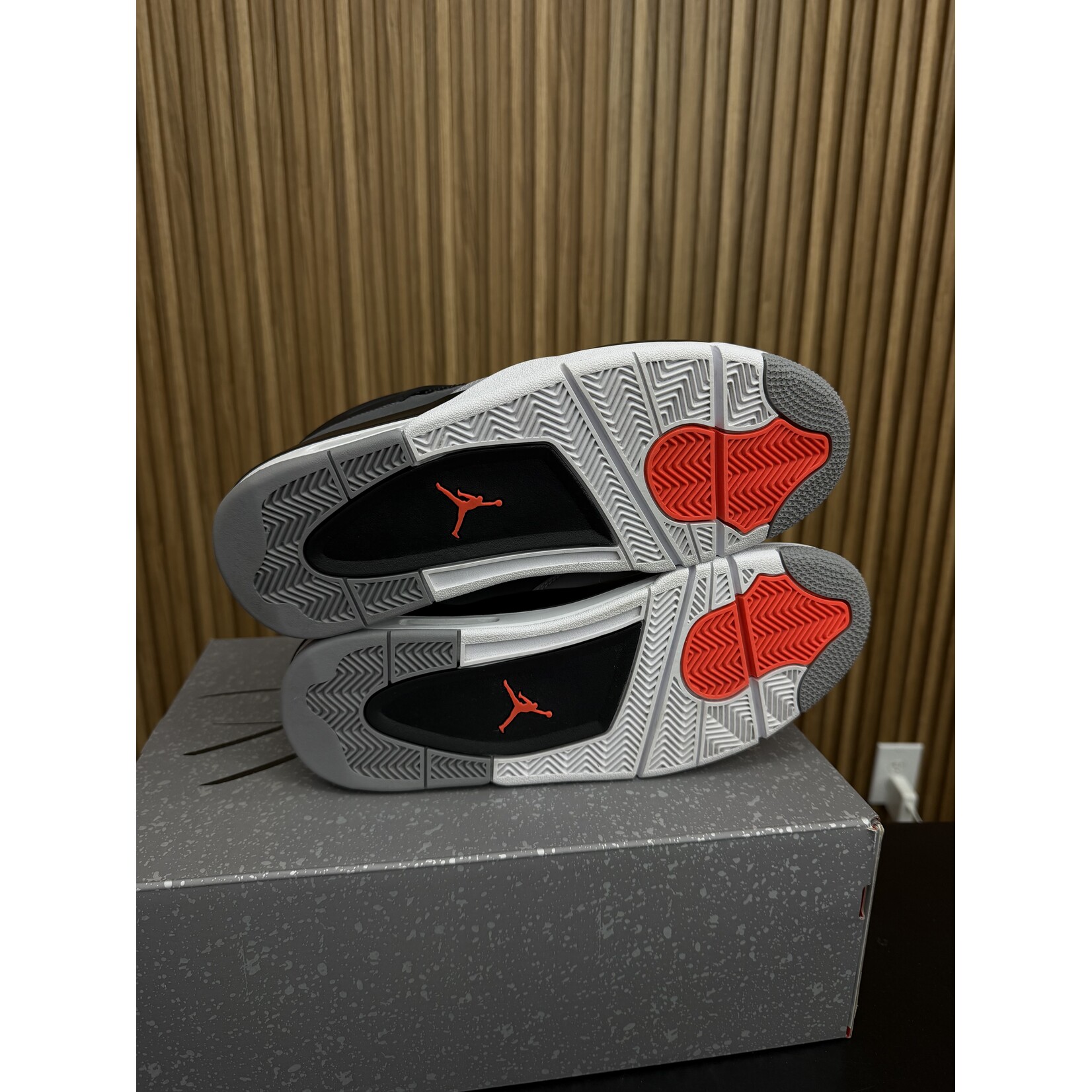 Jordan Jordan 4 Retro Infrared Size 11.5, PREOWNED