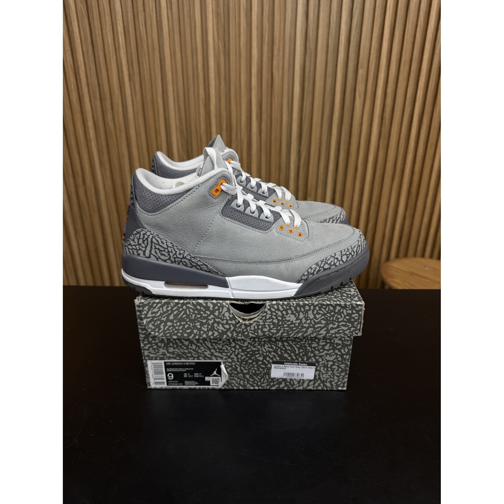 Jordan Jordan 3 Retro Cool Grey (2021) Size 9, PREOWNED