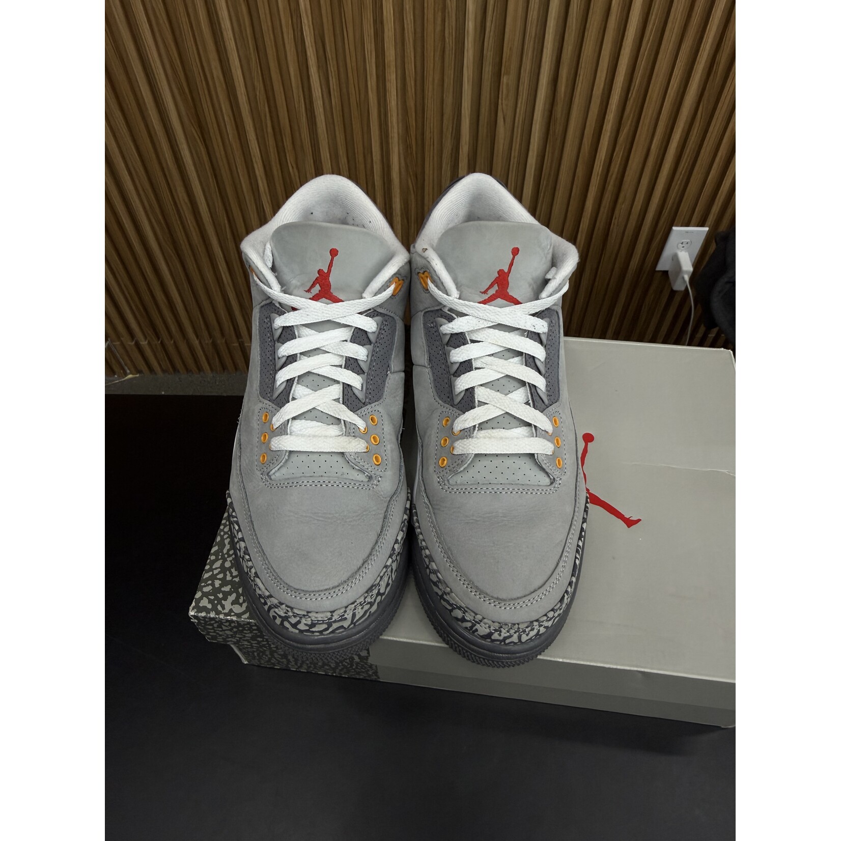 Jordan Jordan 3 Retro Cool Grey (2021) Size 9, PREOWNED