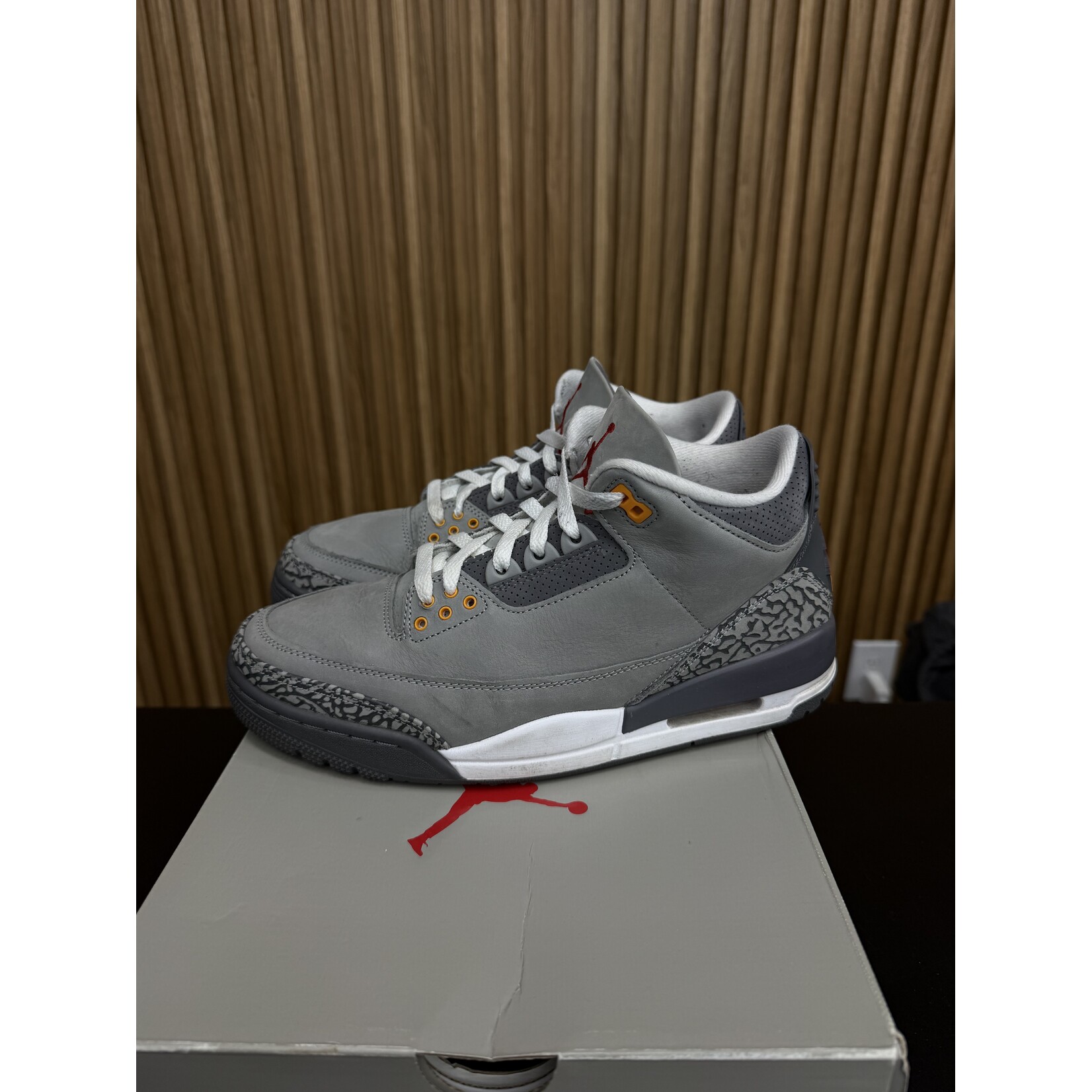 Jordan Jordan 3 Retro Cool Grey (2021) Size 9, PREOWNED