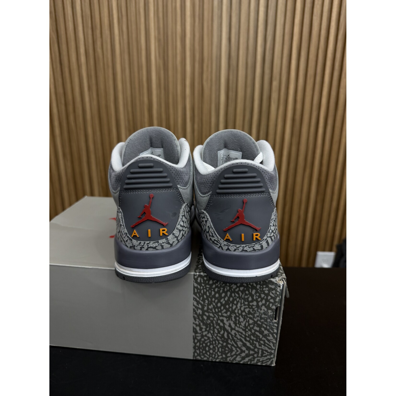 Jordan Jordan 3 Retro Cool Grey (2021) Size 9, PREOWNED