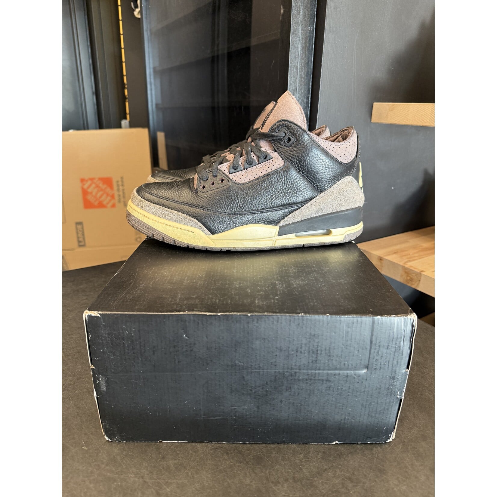Jordan Jordan 3 Retro OG SP A Ma Maniére While You Were Sleeping (Women's) Size 11.5W, PREOWNED DAMAGED LID