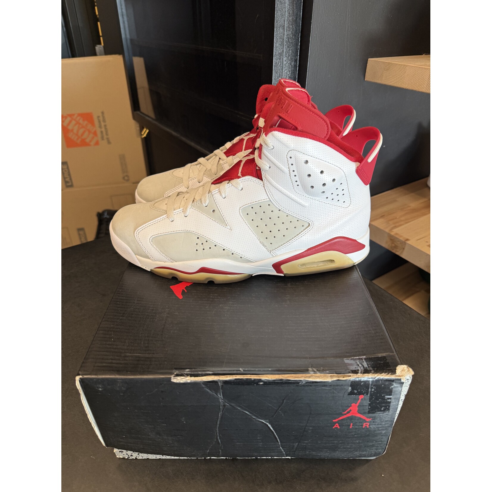 Jordan Jordan 6 Retro Alternate Hare Size 11.5, PREOWNED