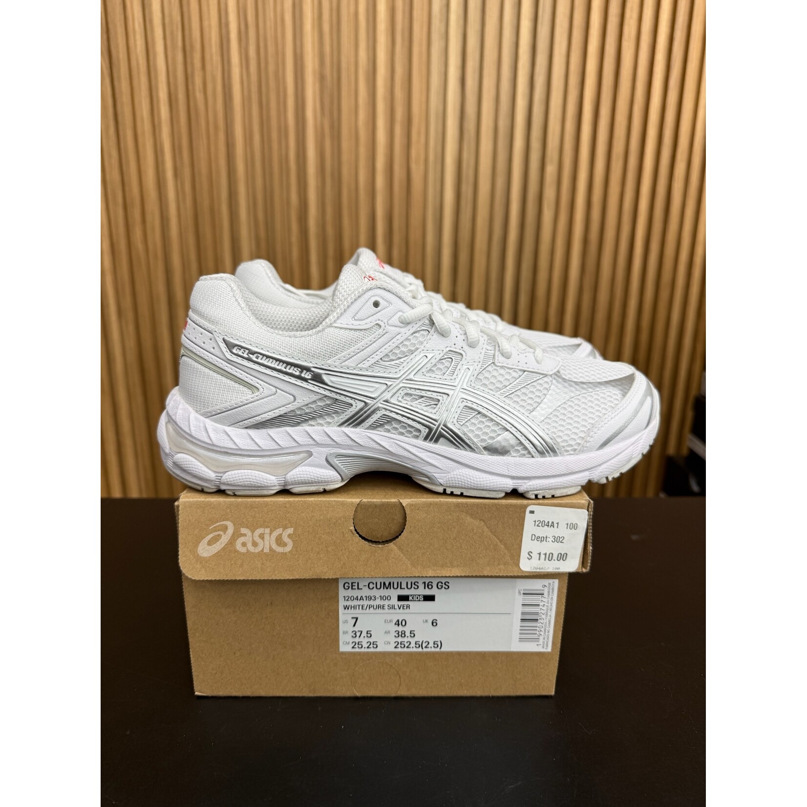 ASICS ASICS Gel-Cumulus 16 White Pure Silver (GS) Size 7Y, PREOWNED*
