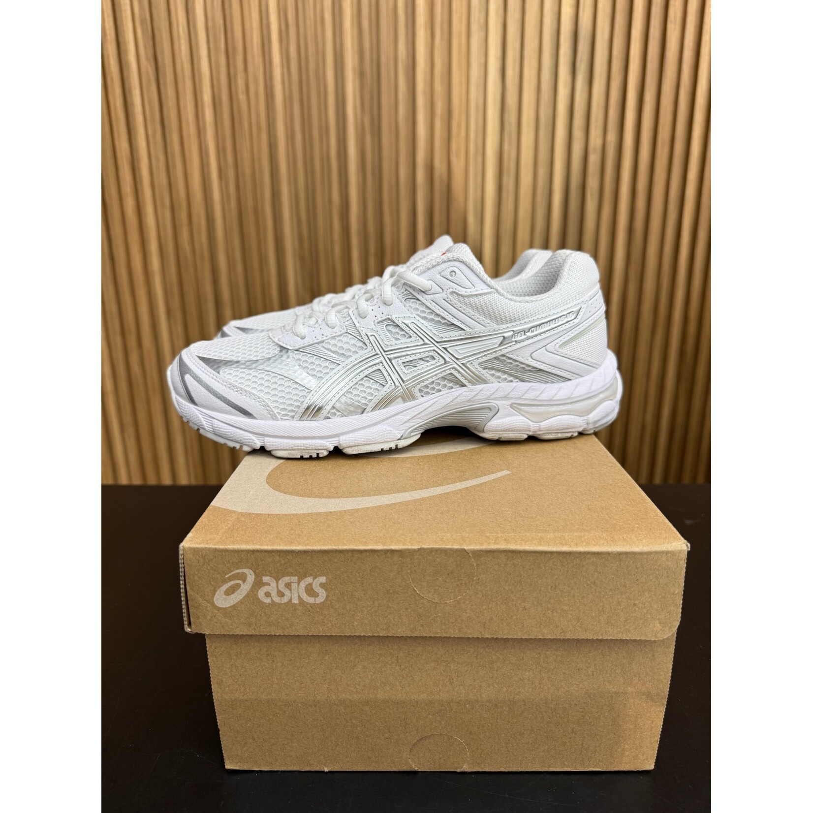 ASICS ASICS Gel-Cumulus 16 White Pure Silver (GS) Size 7Y, PREOWNED*