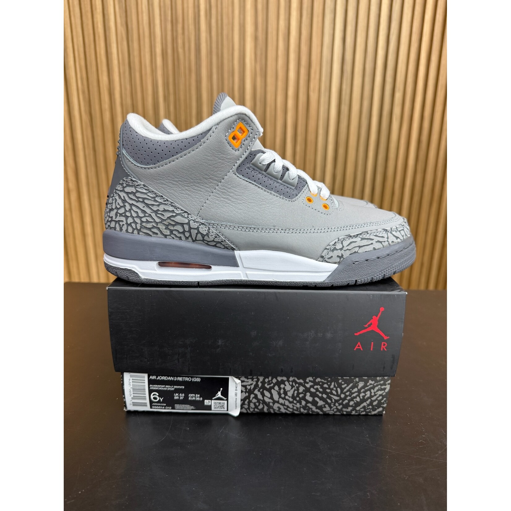 Jordan Jordan 3 Retro Cool Grey (2021) (GS) Size 6, PREOWNED*
