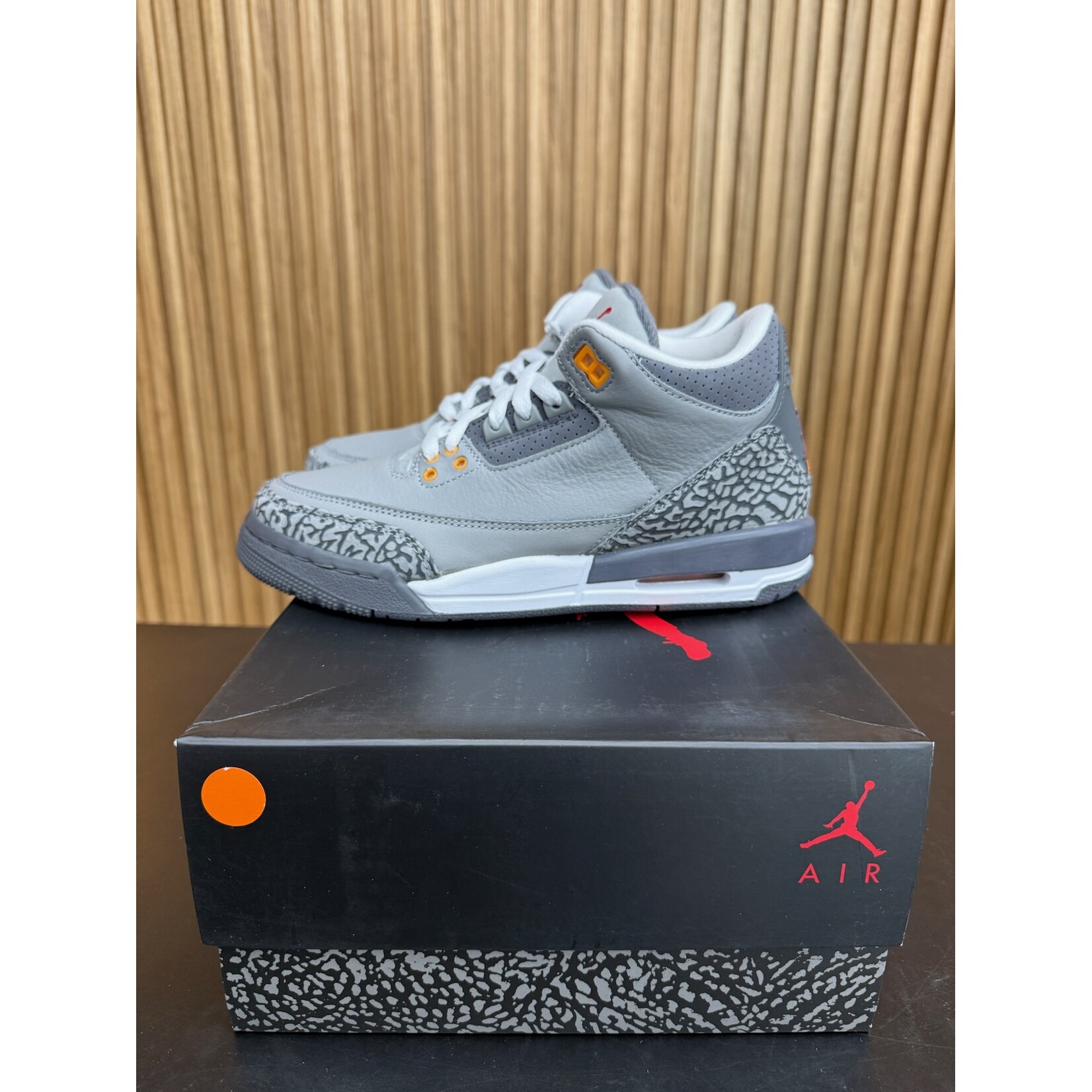 Jordan Jordan 3 Retro Cool Grey (2021) (GS) Size 6, PREOWNED*