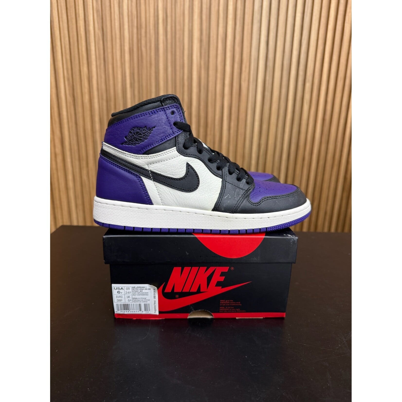 Jordan Jordan 1 Retro High Court Purple (GS) Size 6, PREOWNED*