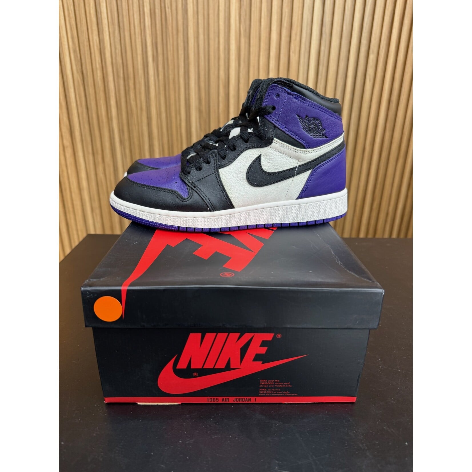 Jordan Jordan 1 Retro High Court Purple (GS) Size 6, PREOWNED*