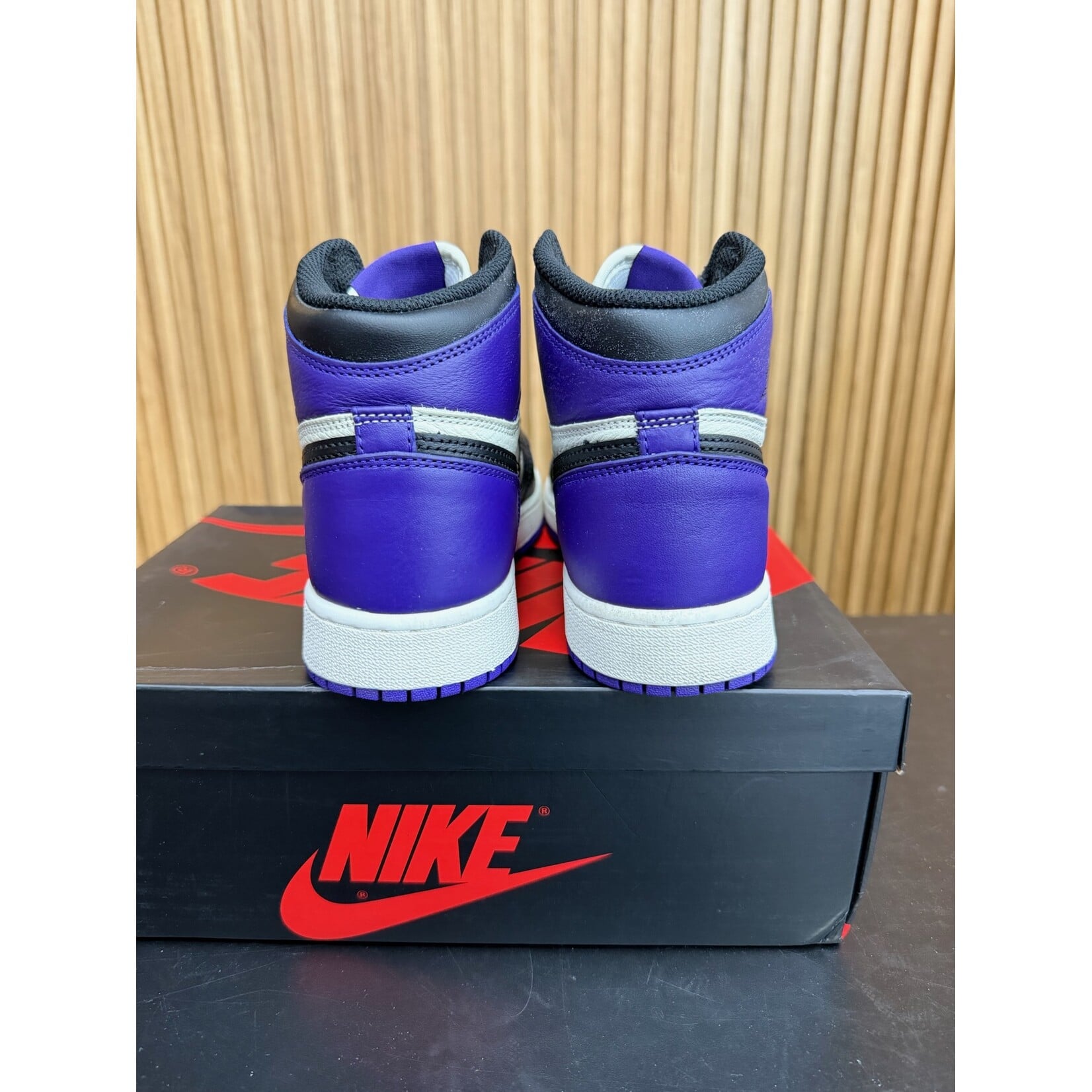 Jordan Jordan 1 Retro High Court Purple (GS) Size 6, PREOWNED*