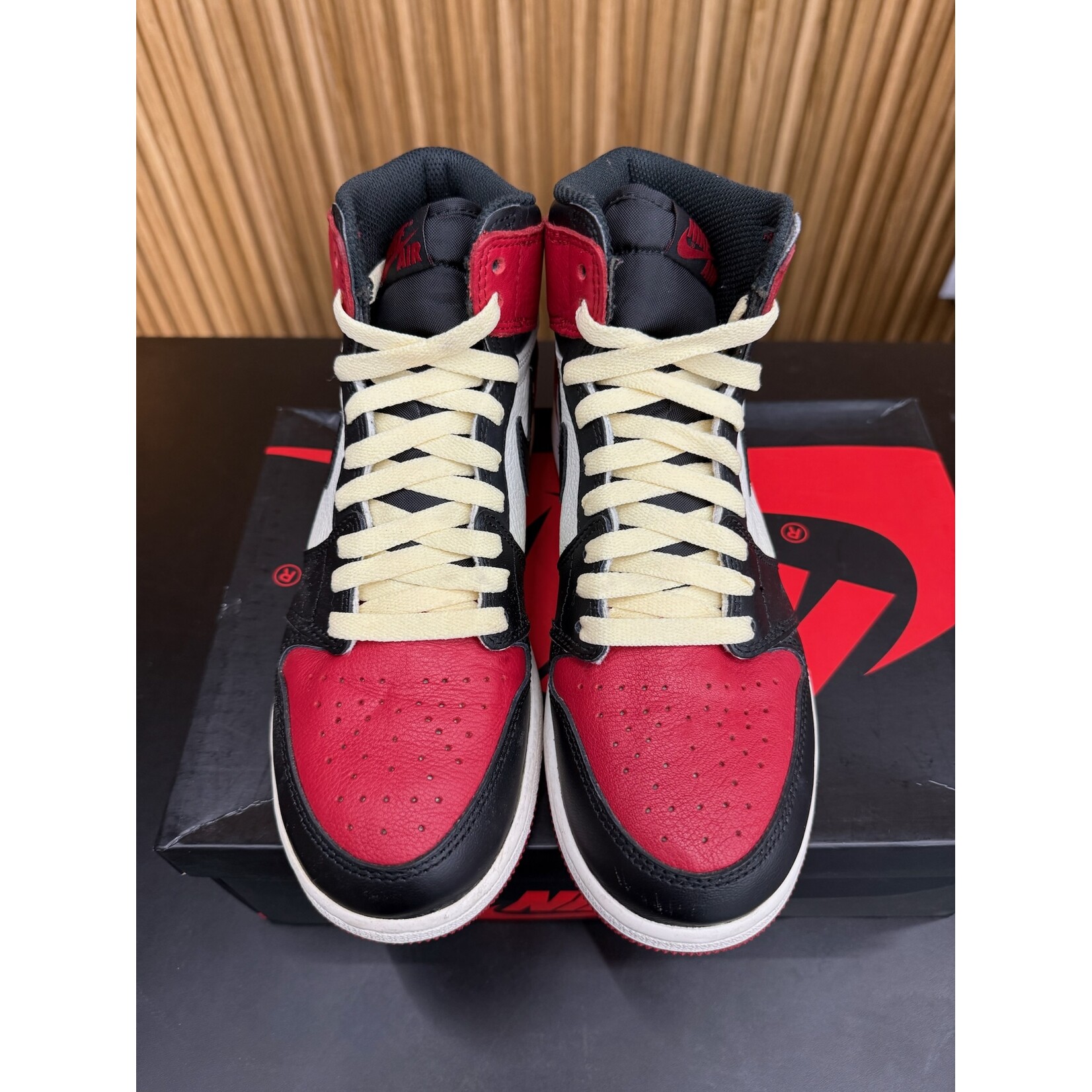 Jordan Jordan 1 Retro High Bred Toe (GS) Size 6, PREOWNED*
