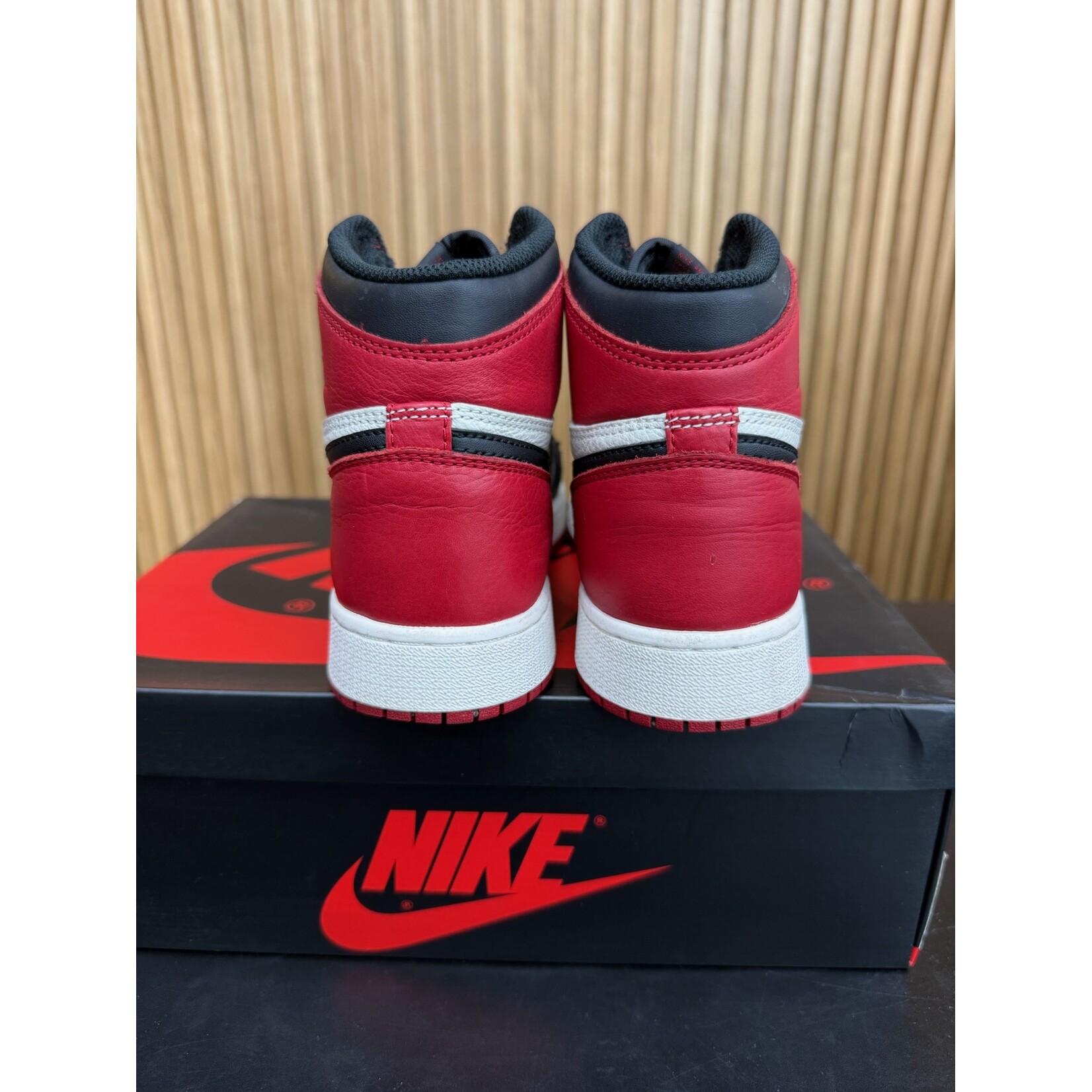 Jordan Jordan 1 Retro High Bred Toe (GS) Size 6, PREOWNED*