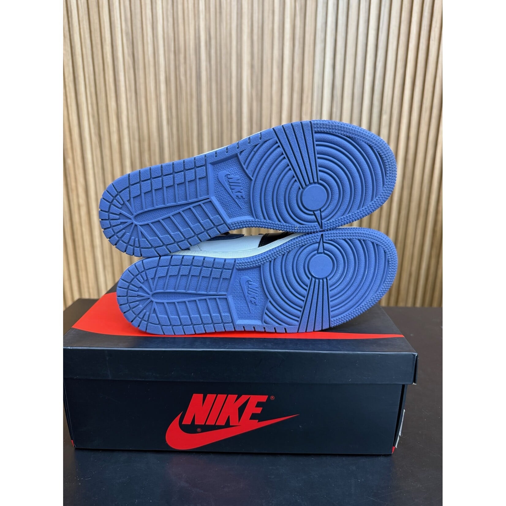 Jordan Jordan 1 Retro High Blue Moon (GS) Size 6, PREOWNED*