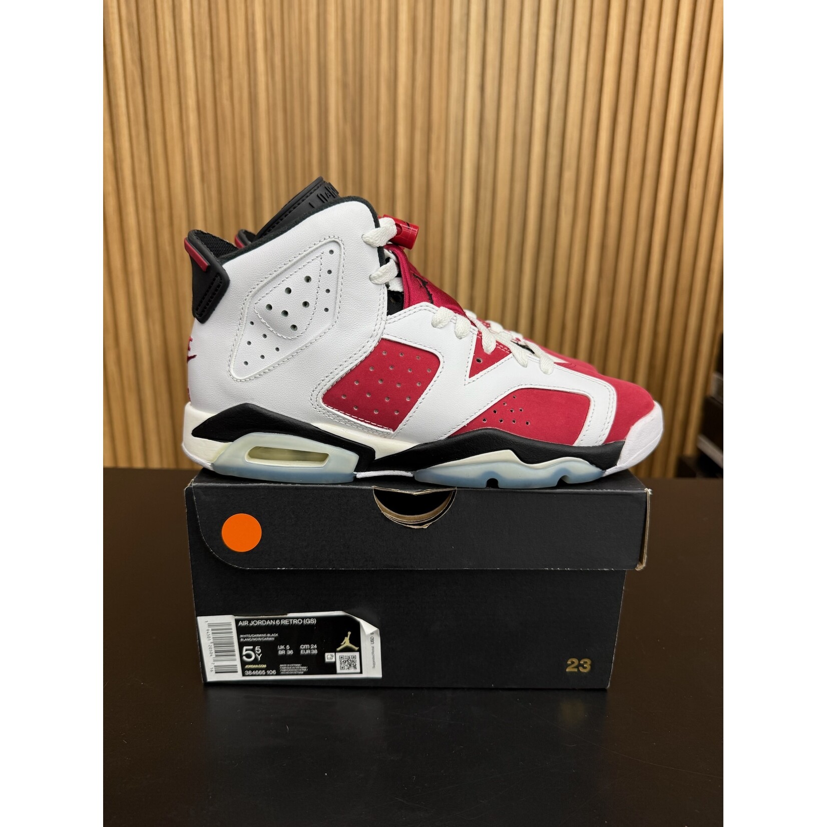 Jordan Jordan 6 Retro Carmine (2021) (GS) Size 5.5, PREOWNED*