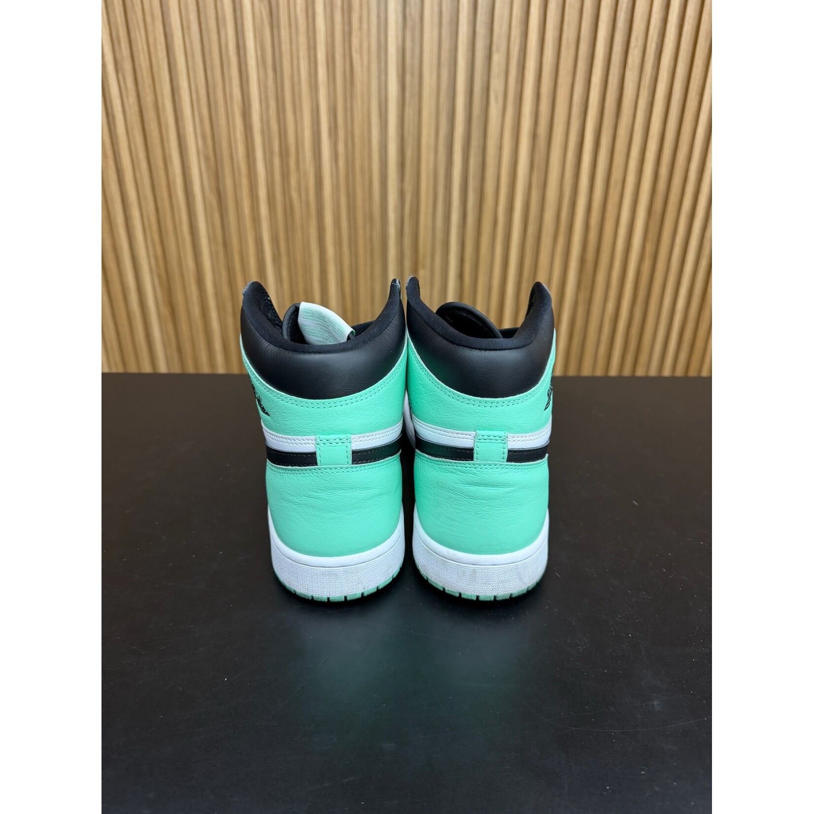 Jordan Jordan 1 Retro High OG Green Glow Size 12, PREOWNED NO BOX*