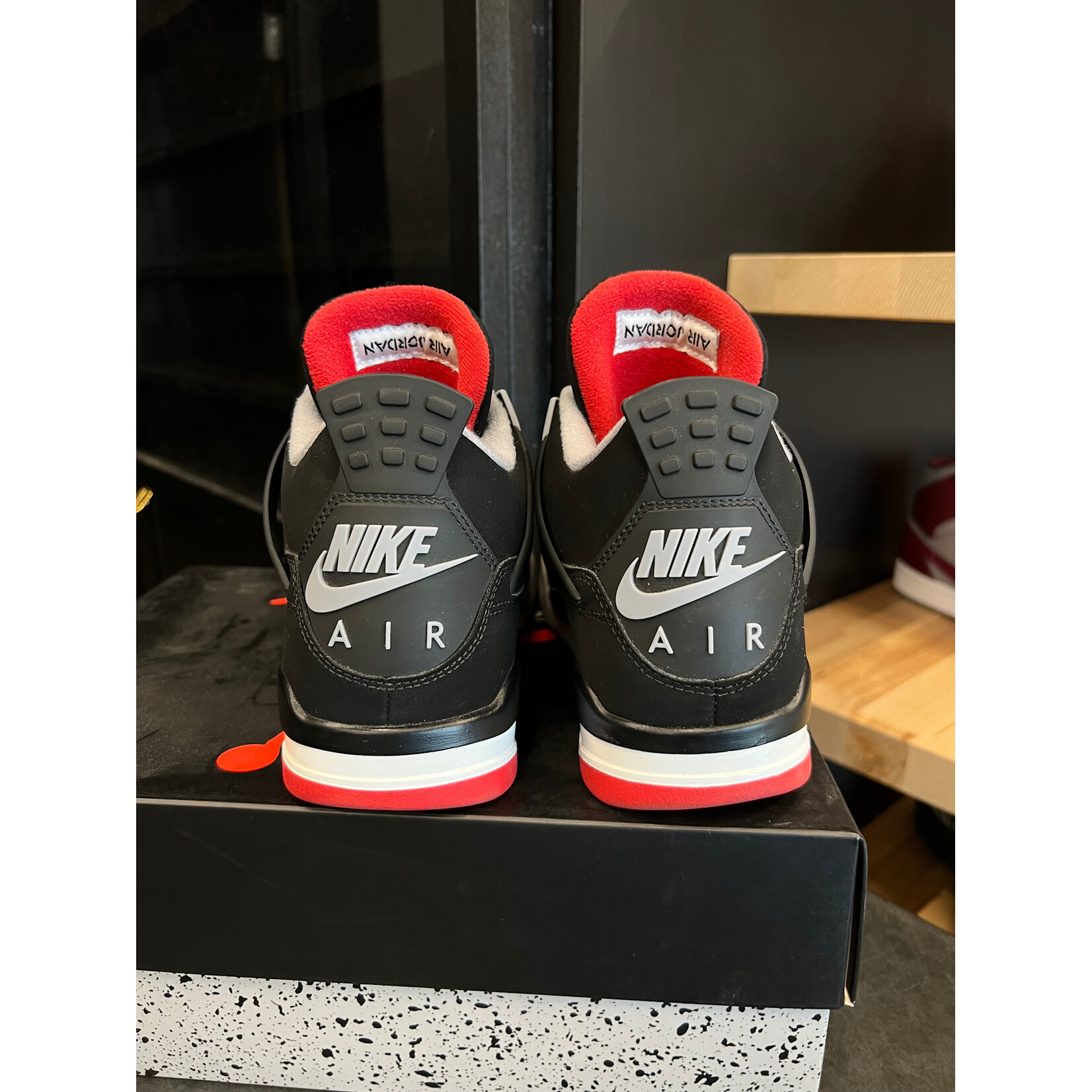Jordan Jordan 4 Retro Bred (2019) Size 8, PREOWNED