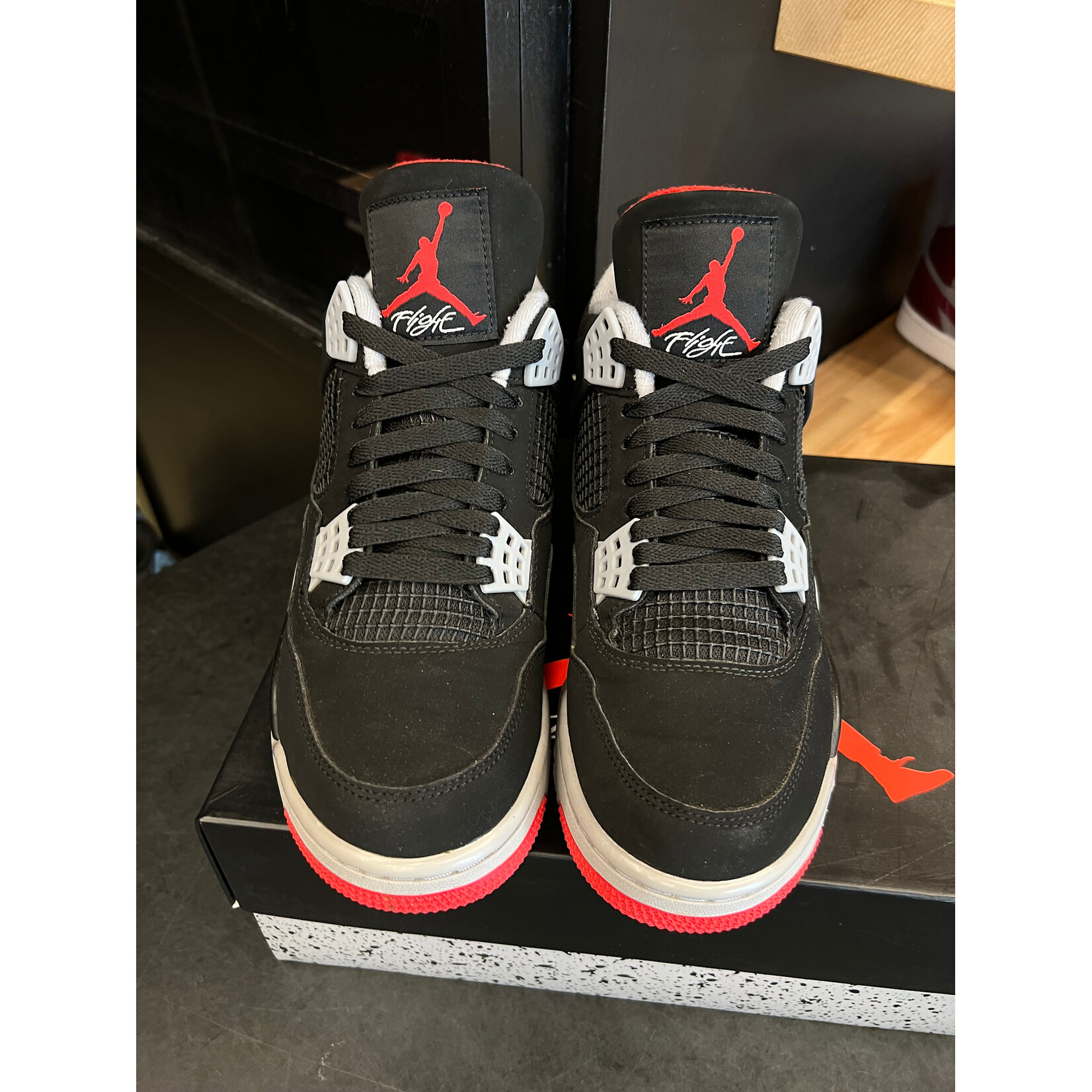 Jordan Jordan 4 Retro Bred (2019) Size 8, PREOWNED