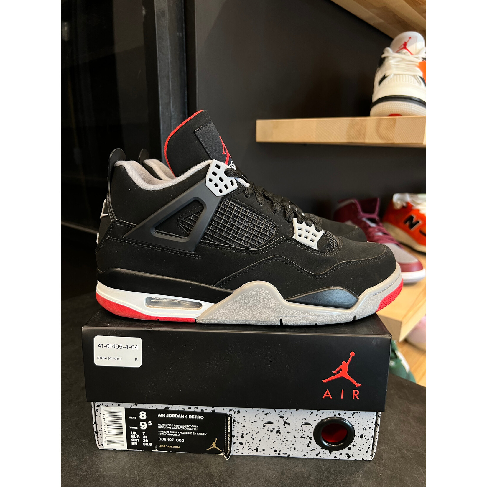 Jordan Jordan 4 Retro Bred (2019) Size 8, PREOWNED