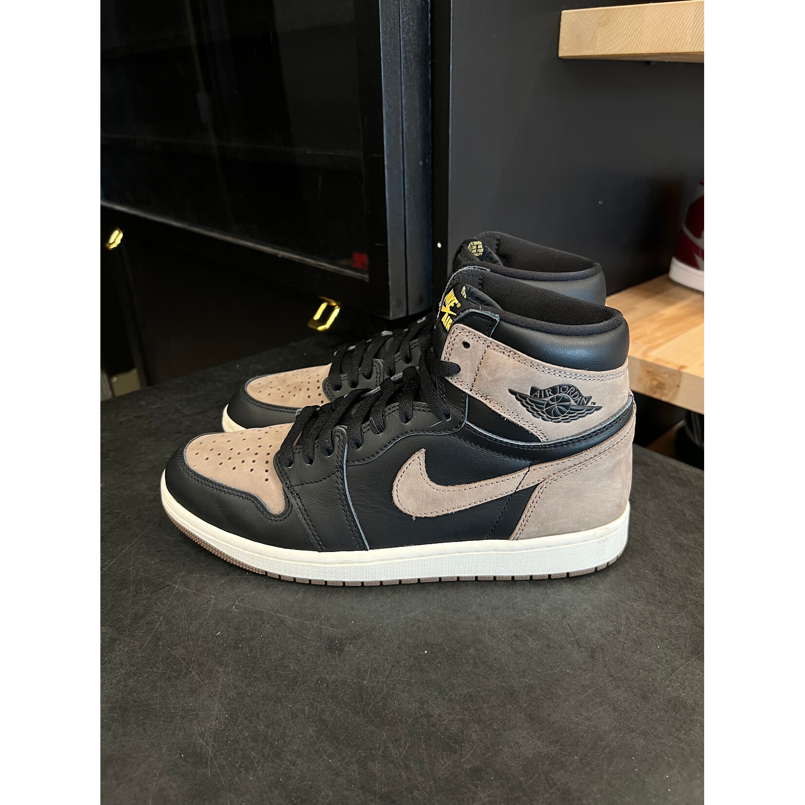 Jordan Jordan 1 Retro High OG Palomino Size 8.5, PREOWNED
