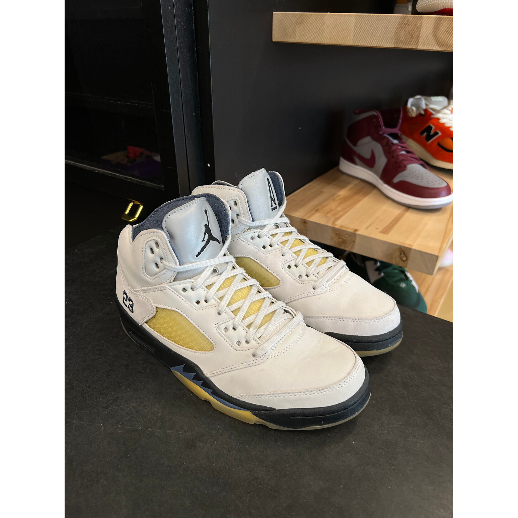 Jordan Jordan 5 Retro A Ma Maniére Dawn (Women's) Size 8.5, PREOWNED