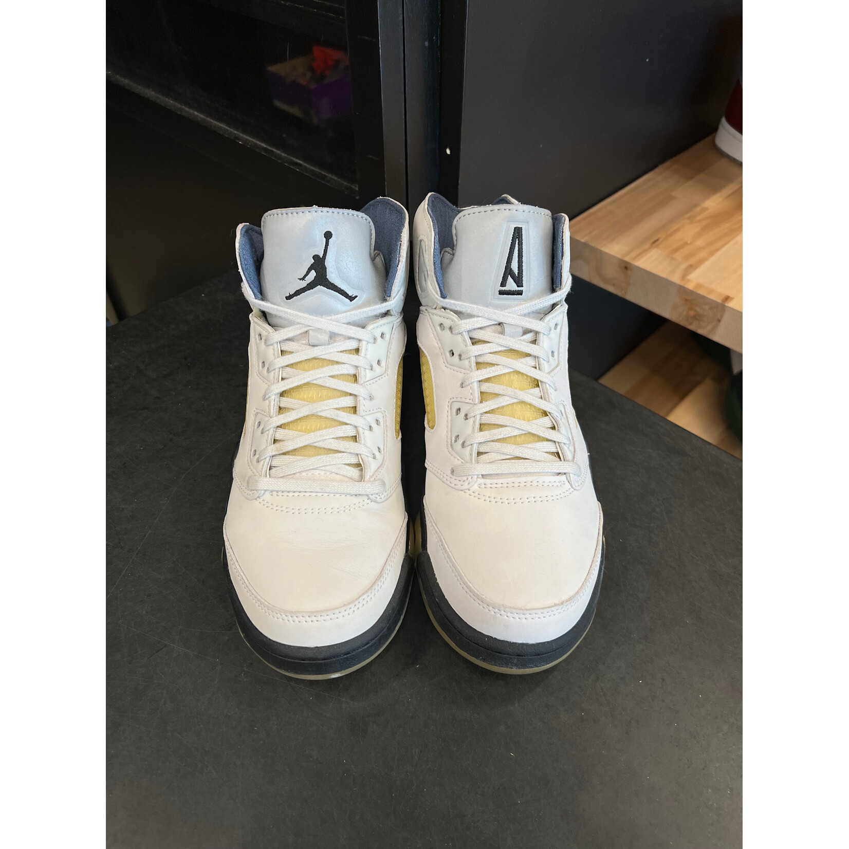 Jordan Jordan 5 Retro A Ma Maniére Dawn (Women's) Size 8.5, PREOWNED